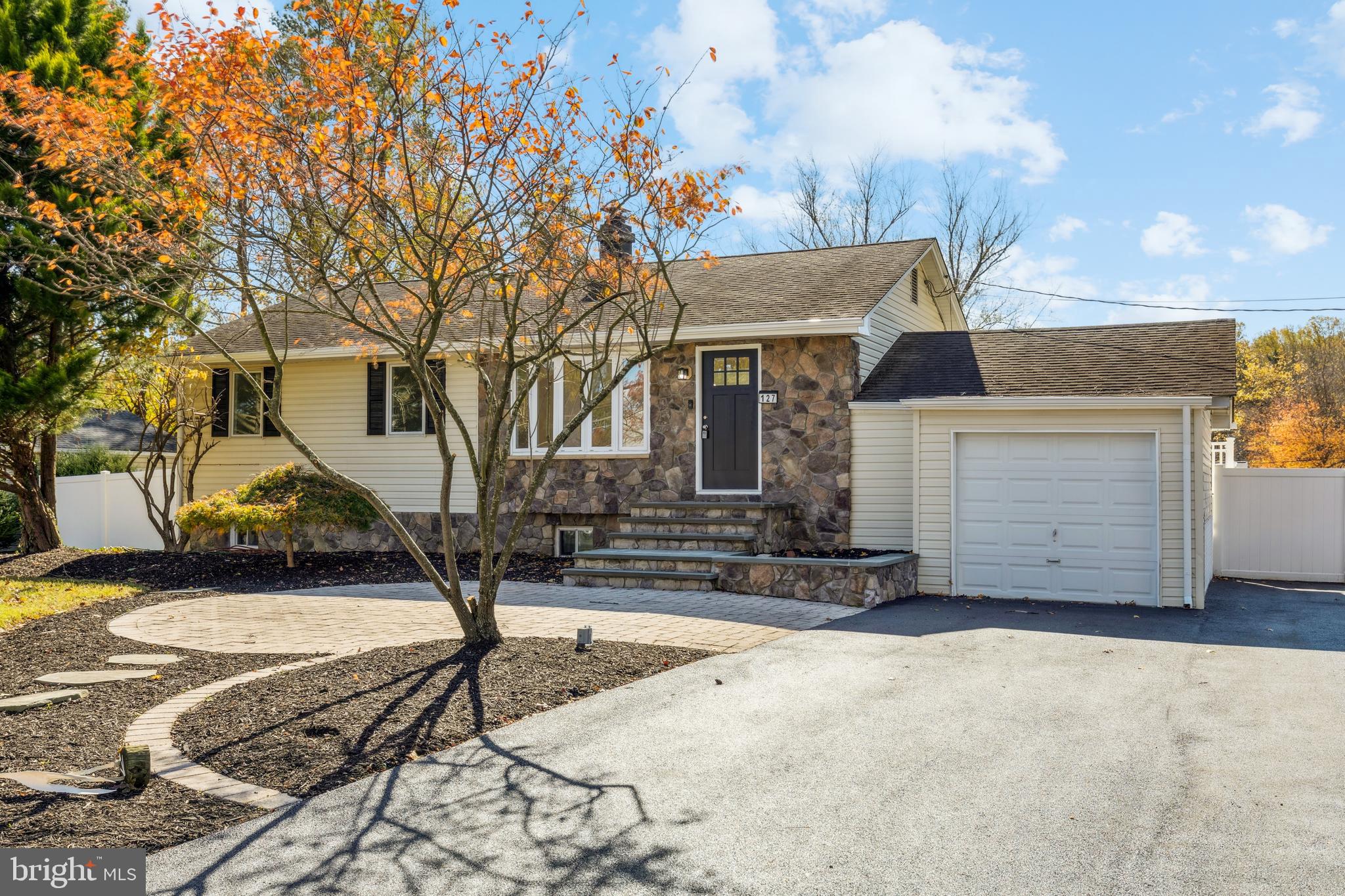 SOUTHDOWN SHORES - Residential