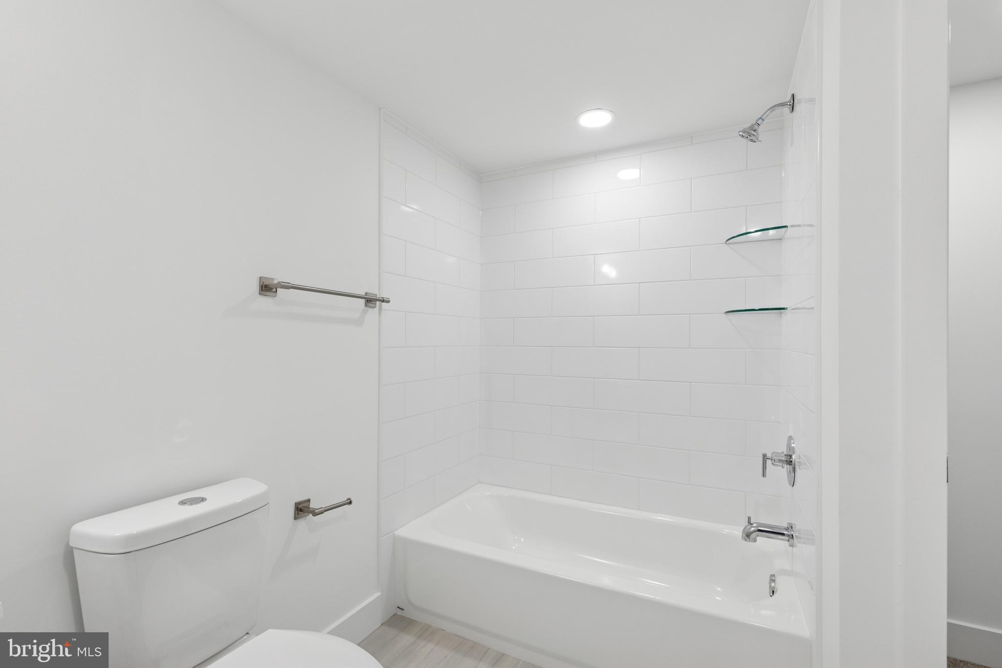 SOUTHDOWN SHORES - Residential