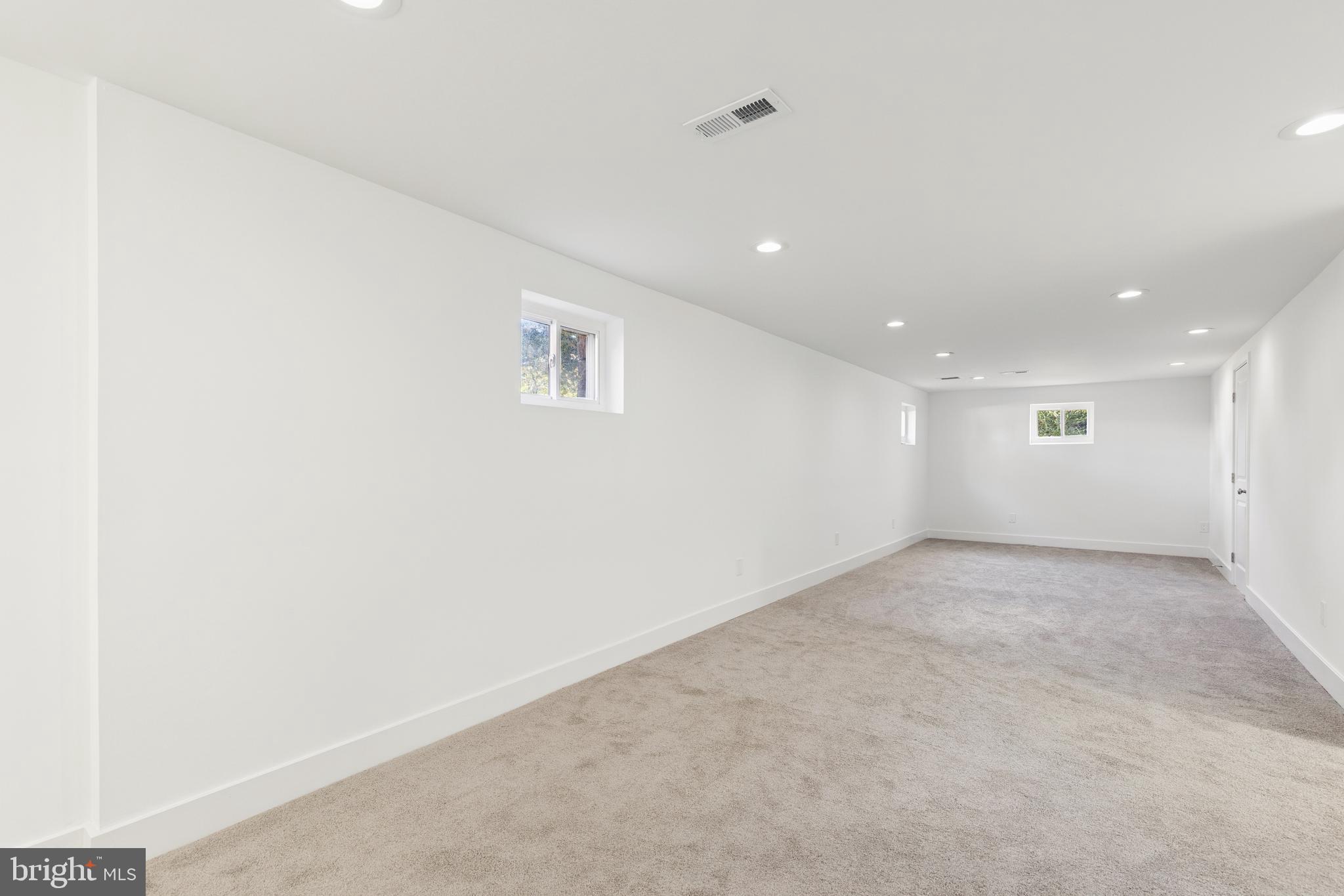 SOUTHDOWN SHORES - Residential