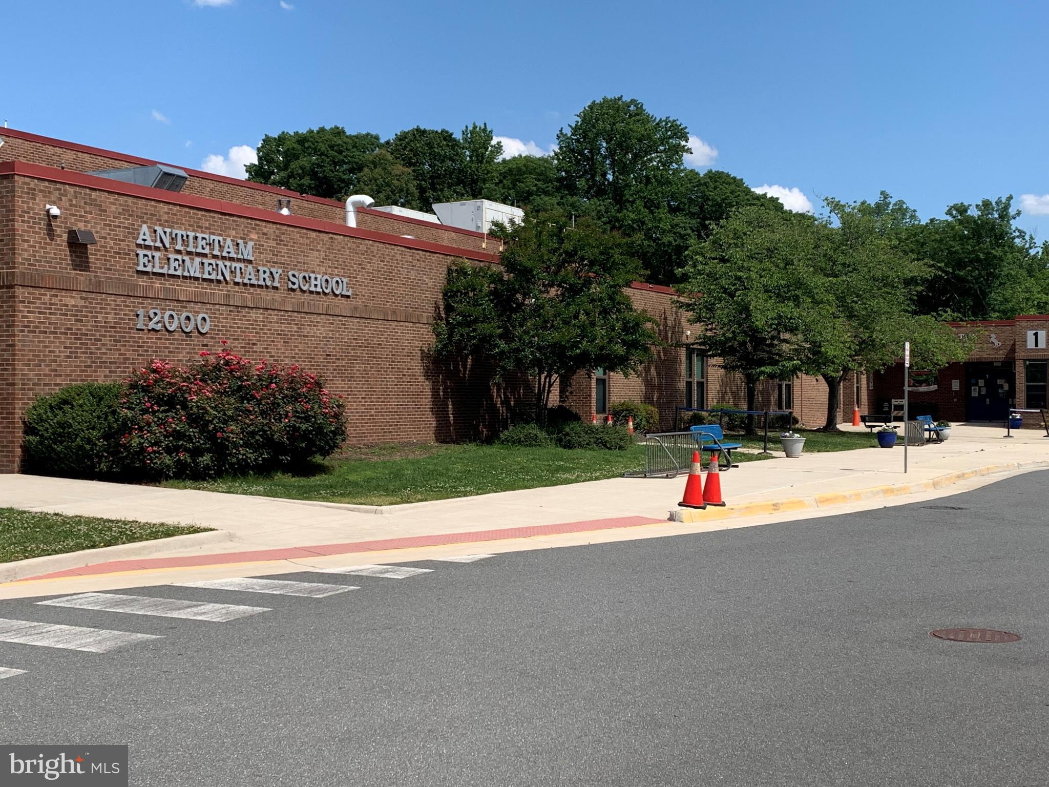 LAKE RIDGE - Residential