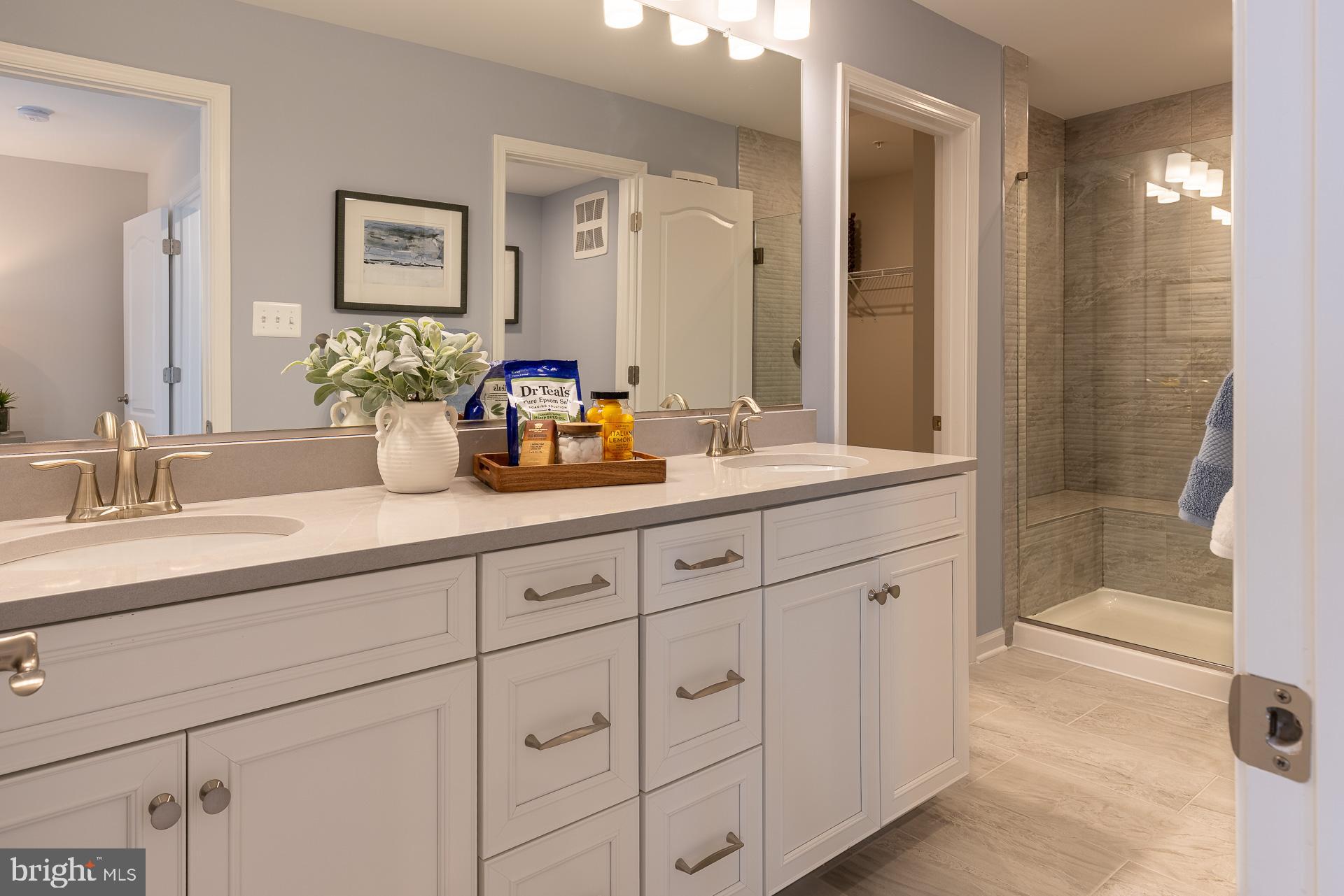 PADDOCK POINTE - Residential