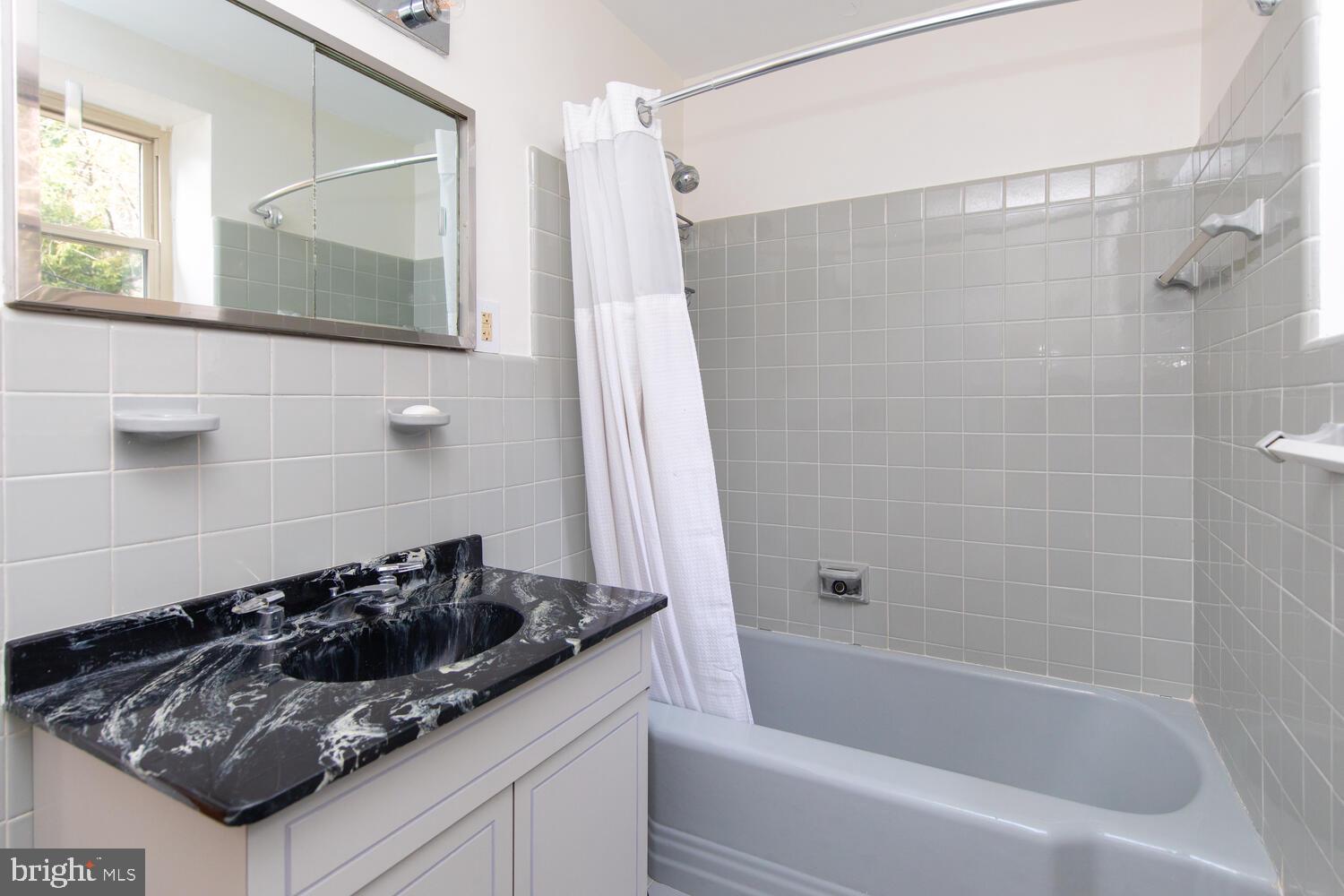 CHELTENHAM - Residential