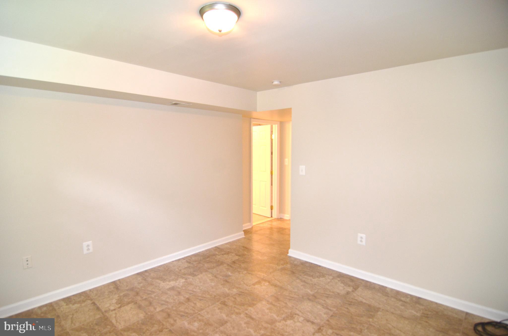 ST CHARLES SHEFFIELD - Residential Lease