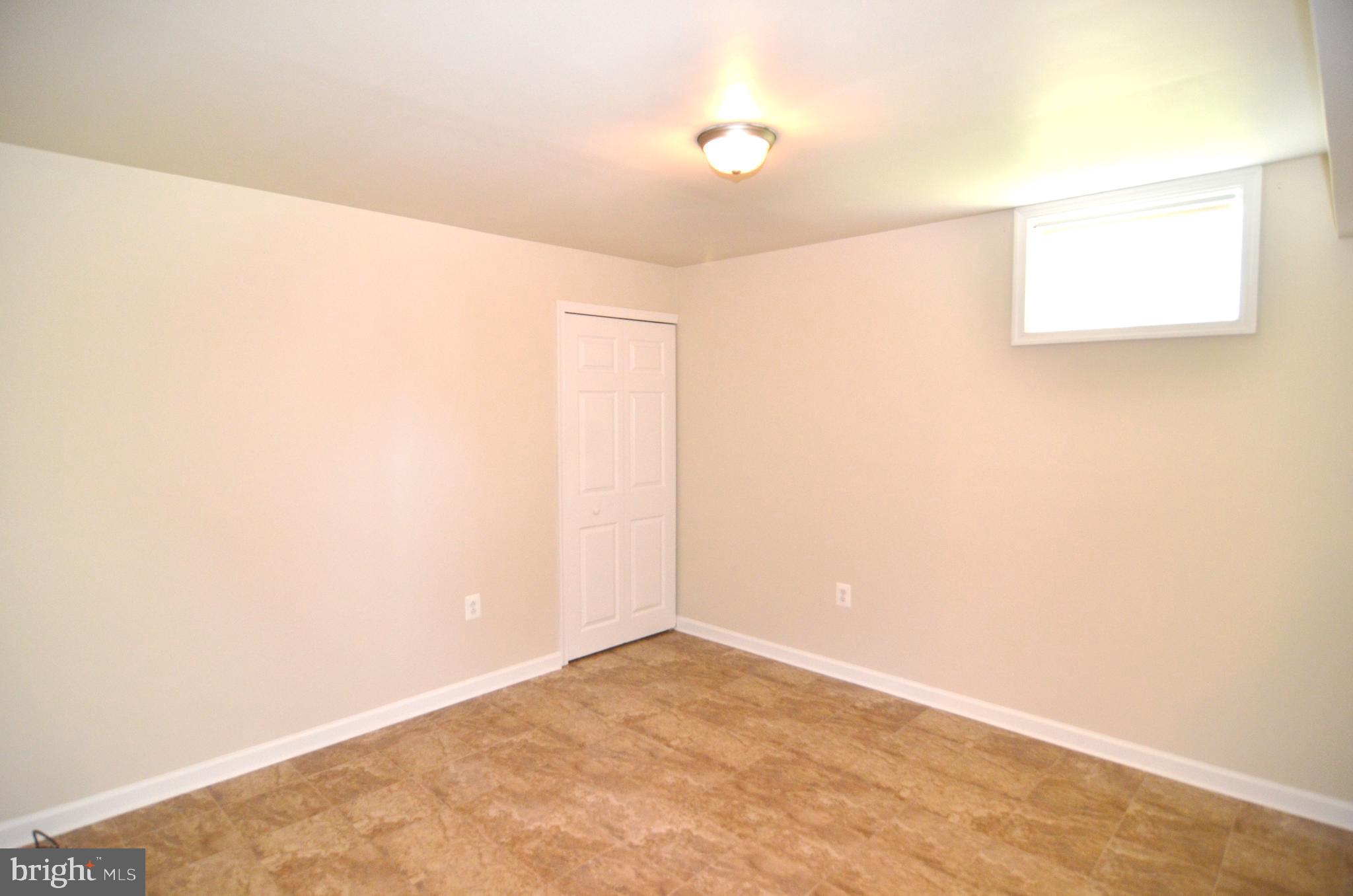 ST CHARLES SHEFFIELD - Residential Lease