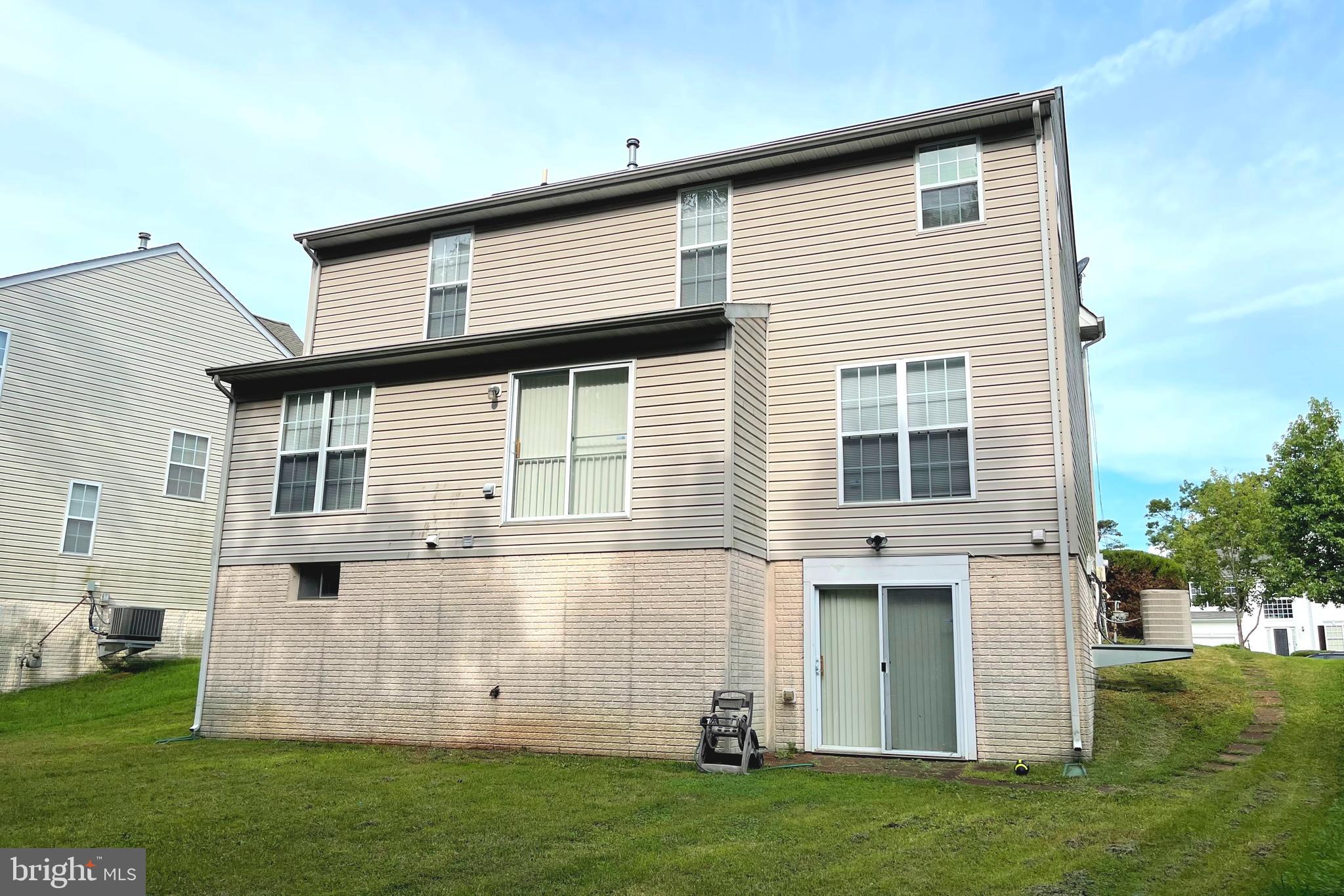 ST CHARLES SHEFFIELD - Residential Lease