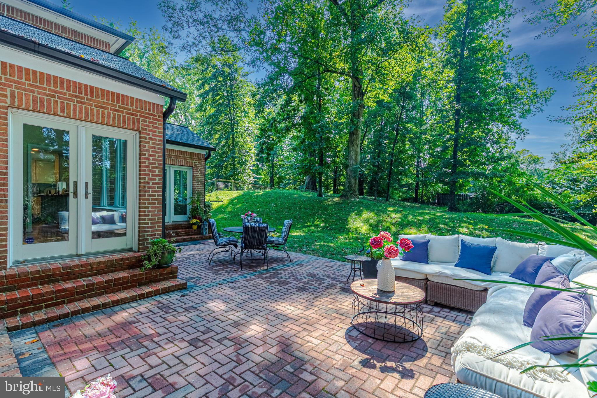 LANGLEY OAKS - Residential