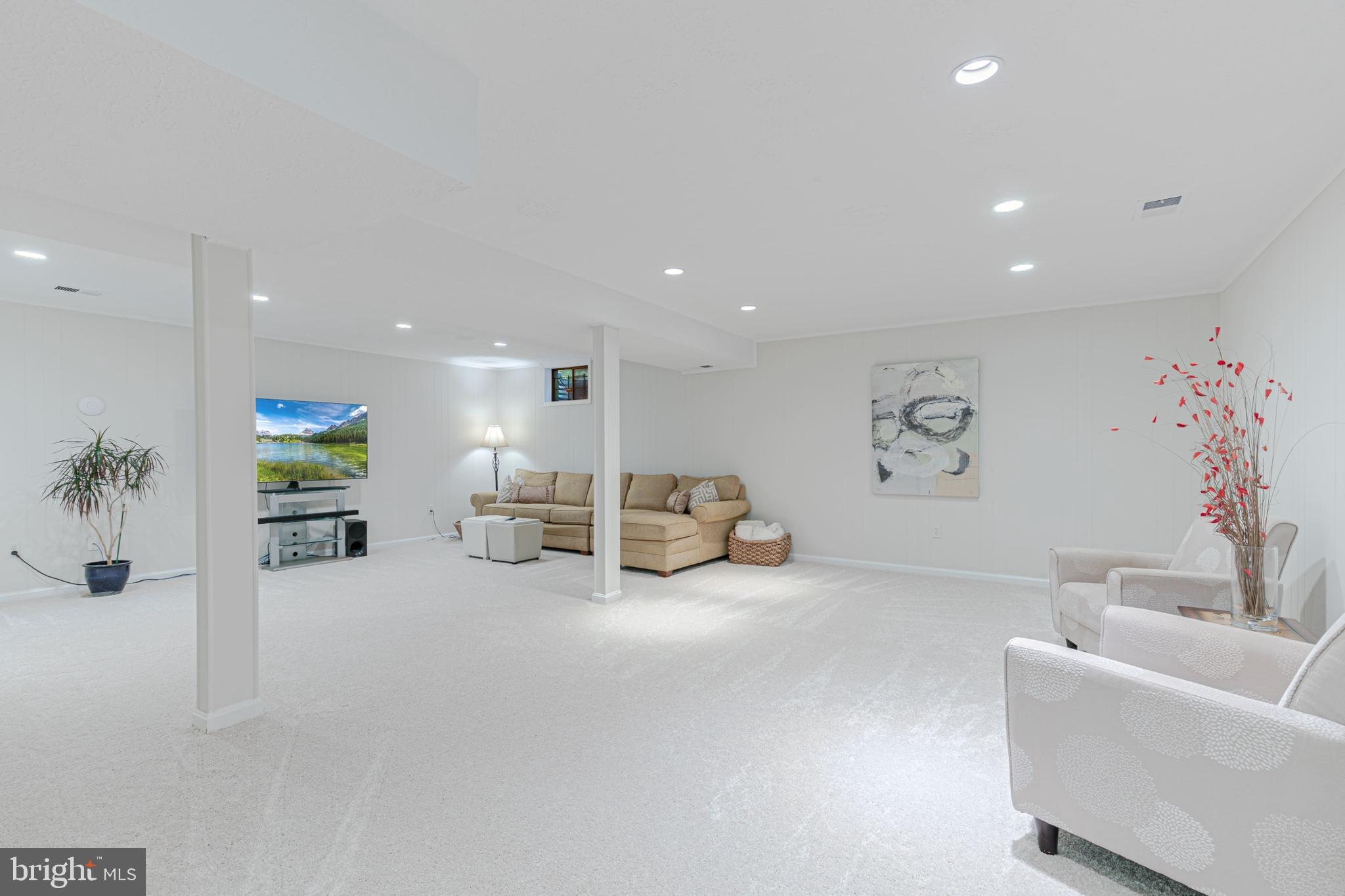 LANGLEY OAKS - Residential