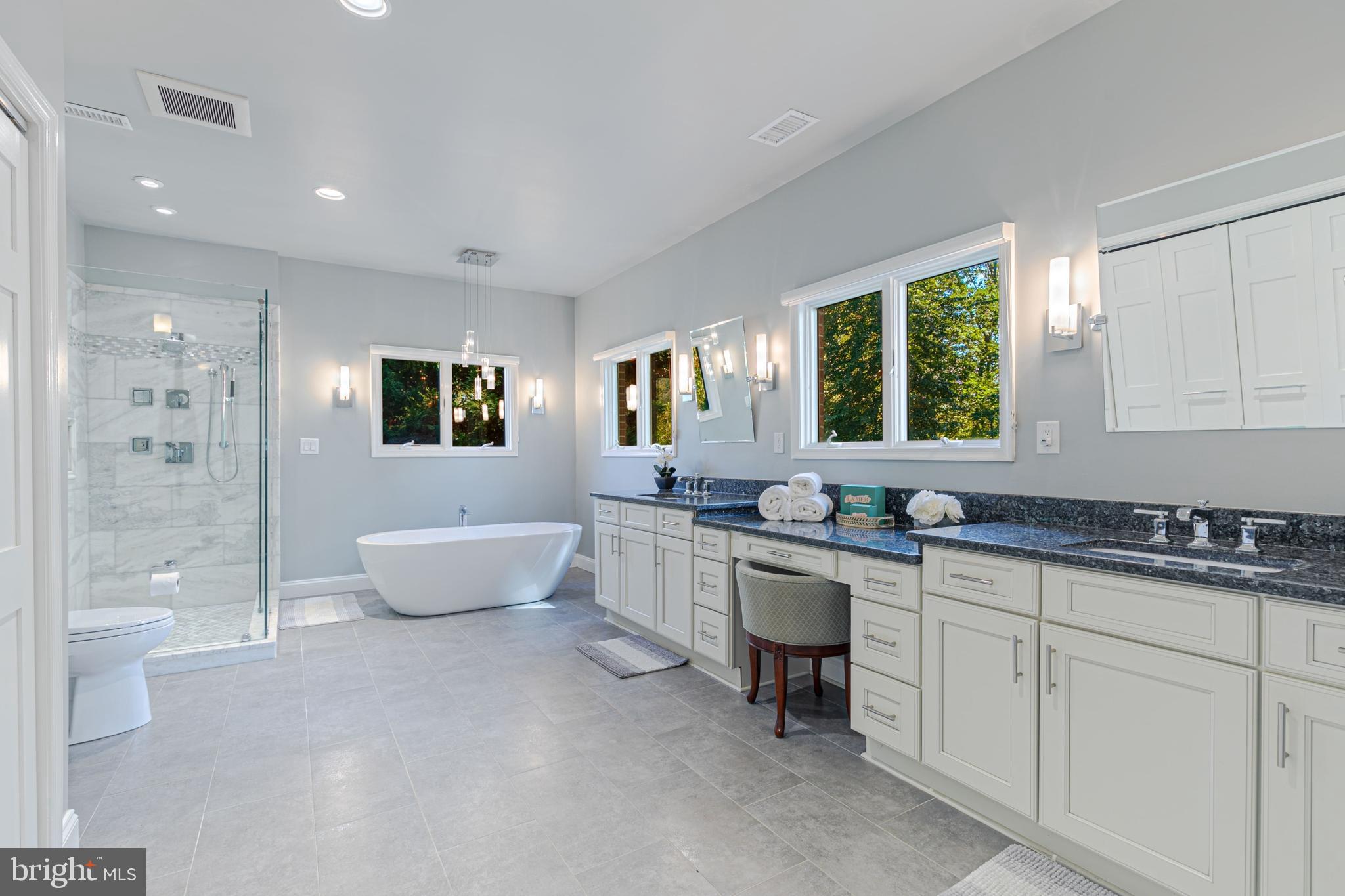 LANGLEY OAKS - Residential