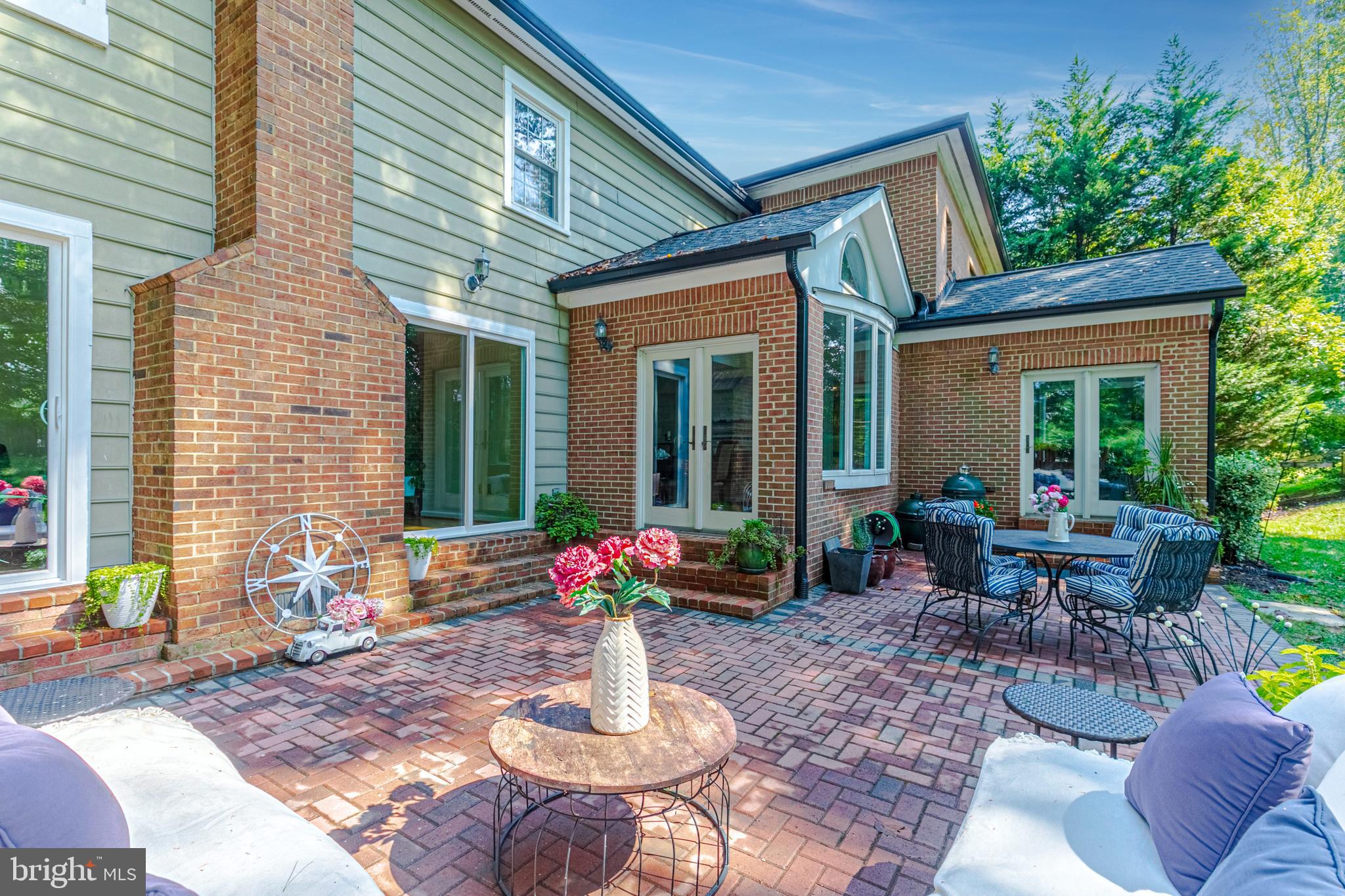 LANGLEY OAKS - Residential