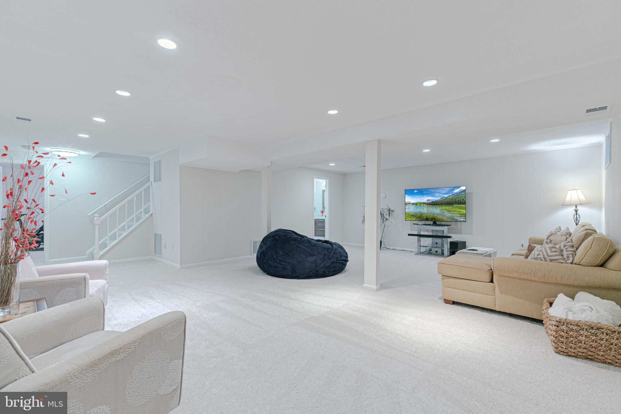 LANGLEY OAKS - Residential