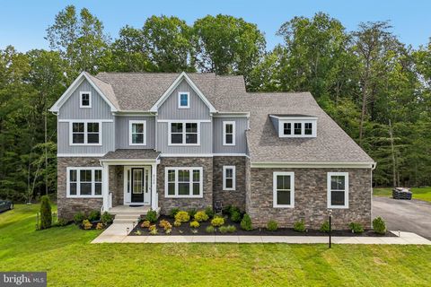 Photo of 8724 Classic Lakes Way, NOKESVILLE, VA 20181 (MLS # VAPW2125308)