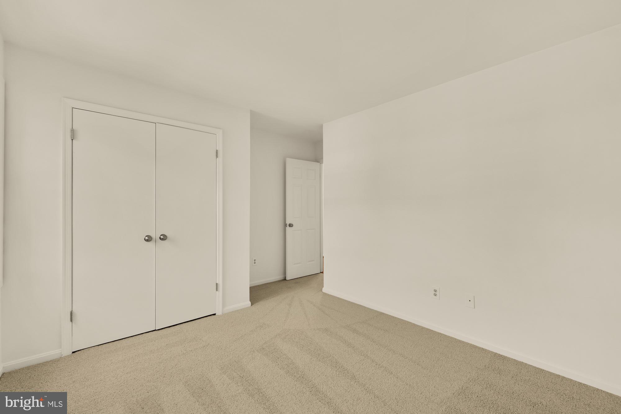 FOX MILL ESTATES - Residential