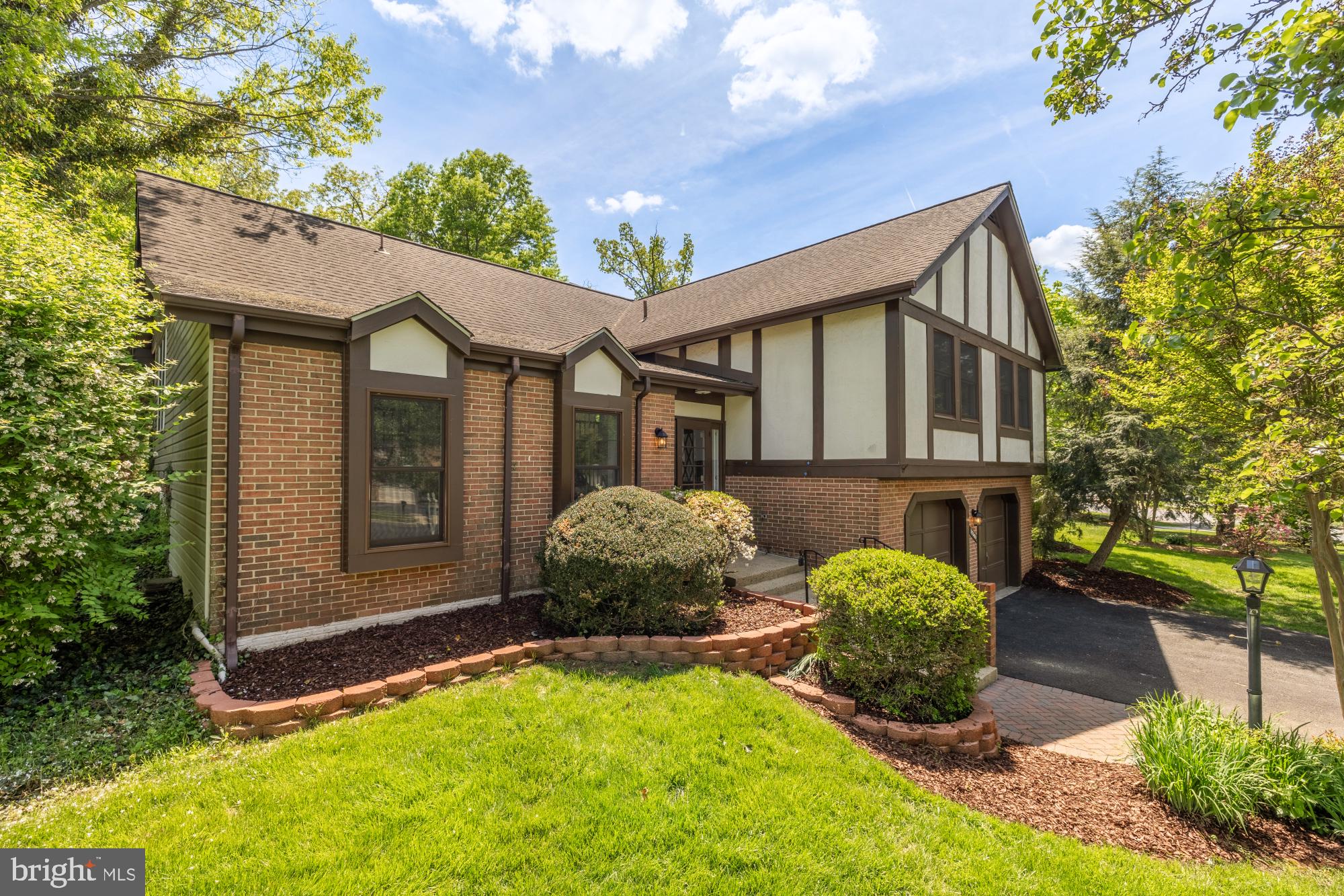 FOX MILL ESTATES - Residential