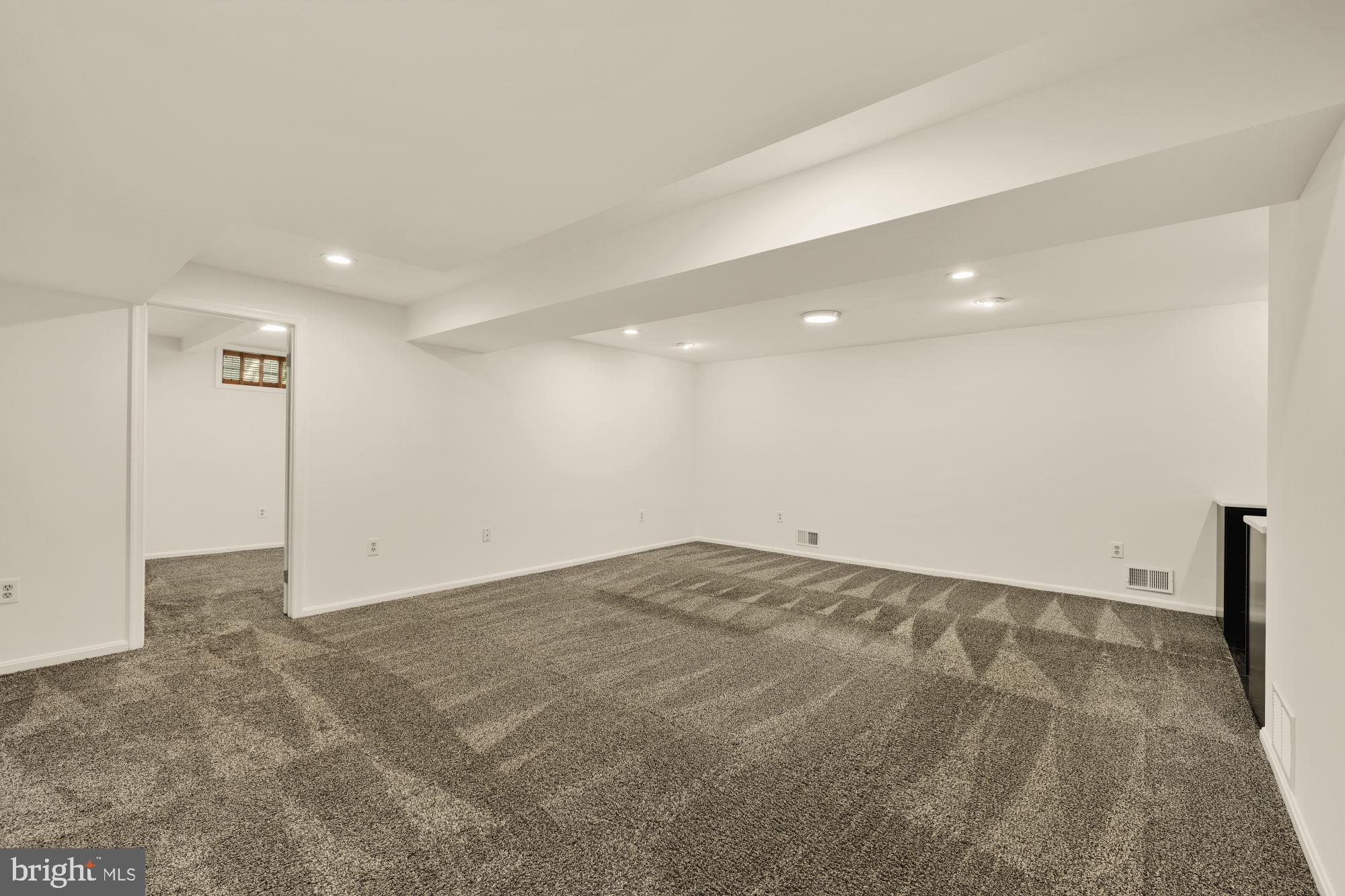 FOX MILL ESTATES - Residential