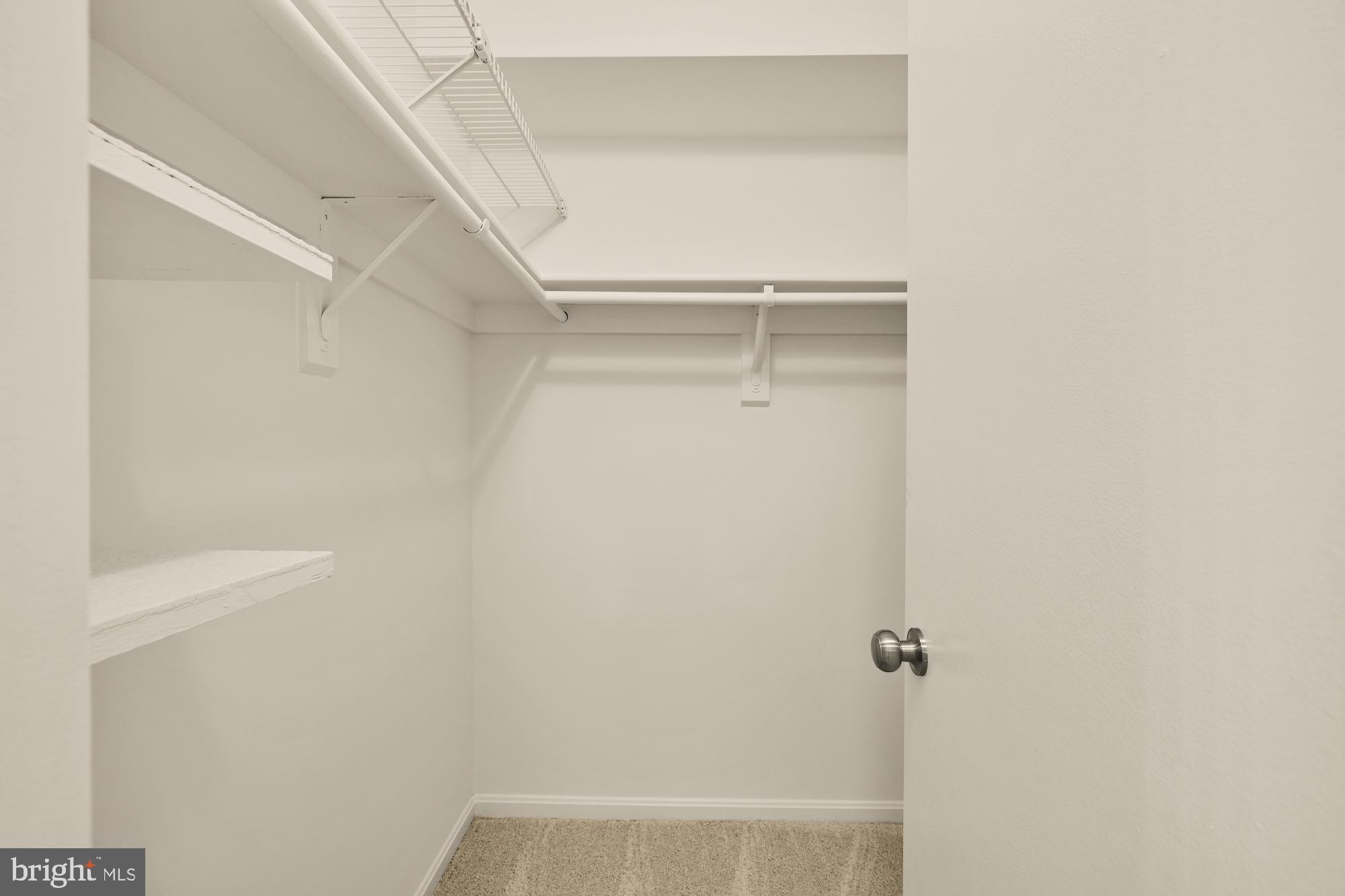 FOX MILL ESTATES - Residential