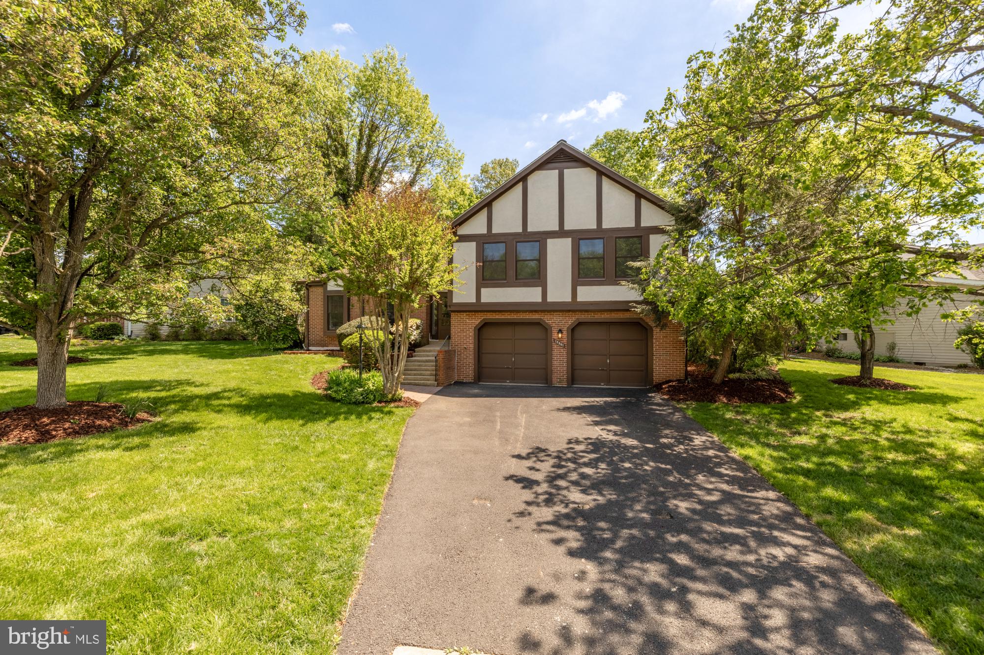 FOX MILL ESTATES - Residential