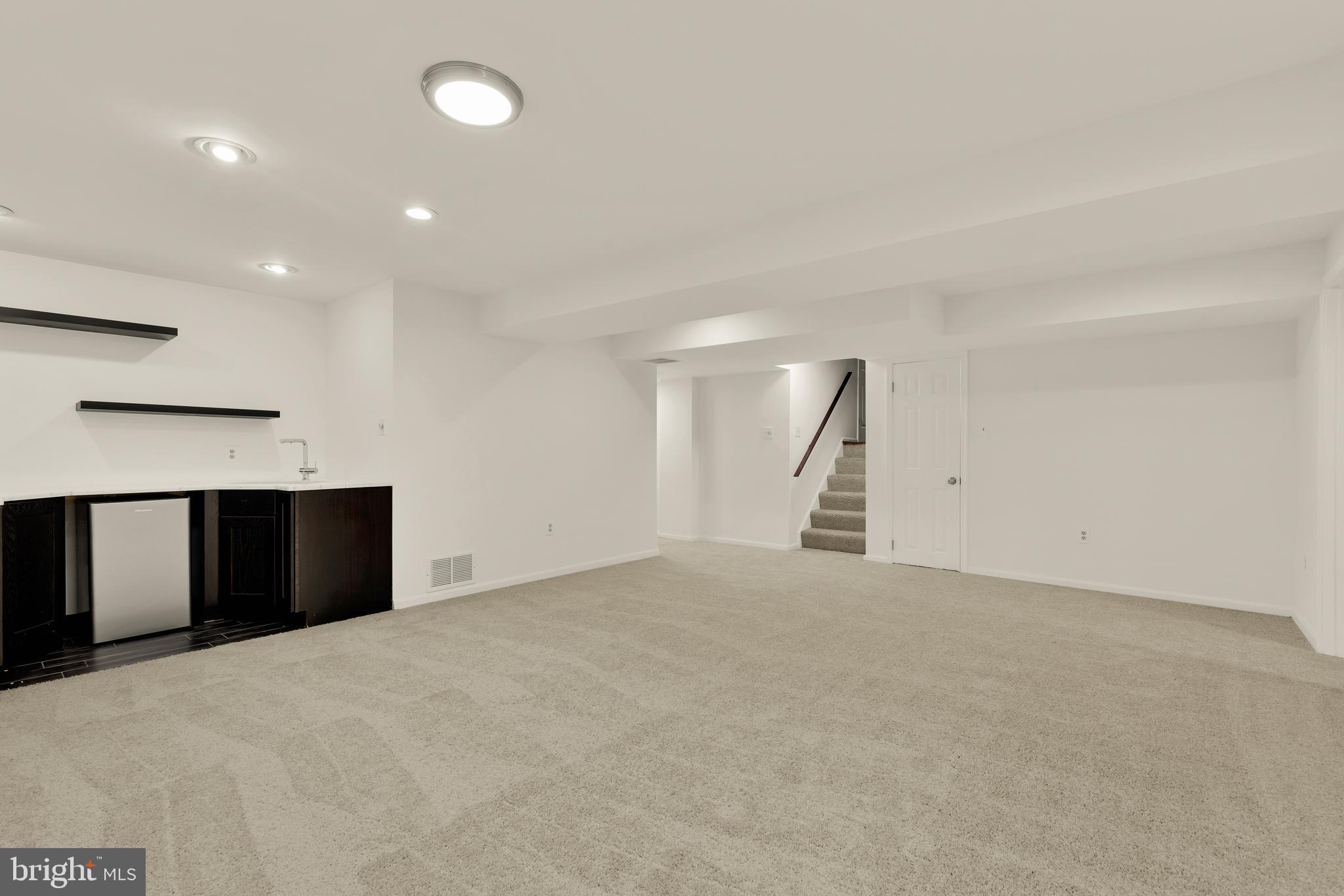 FOX MILL ESTATES - Residential