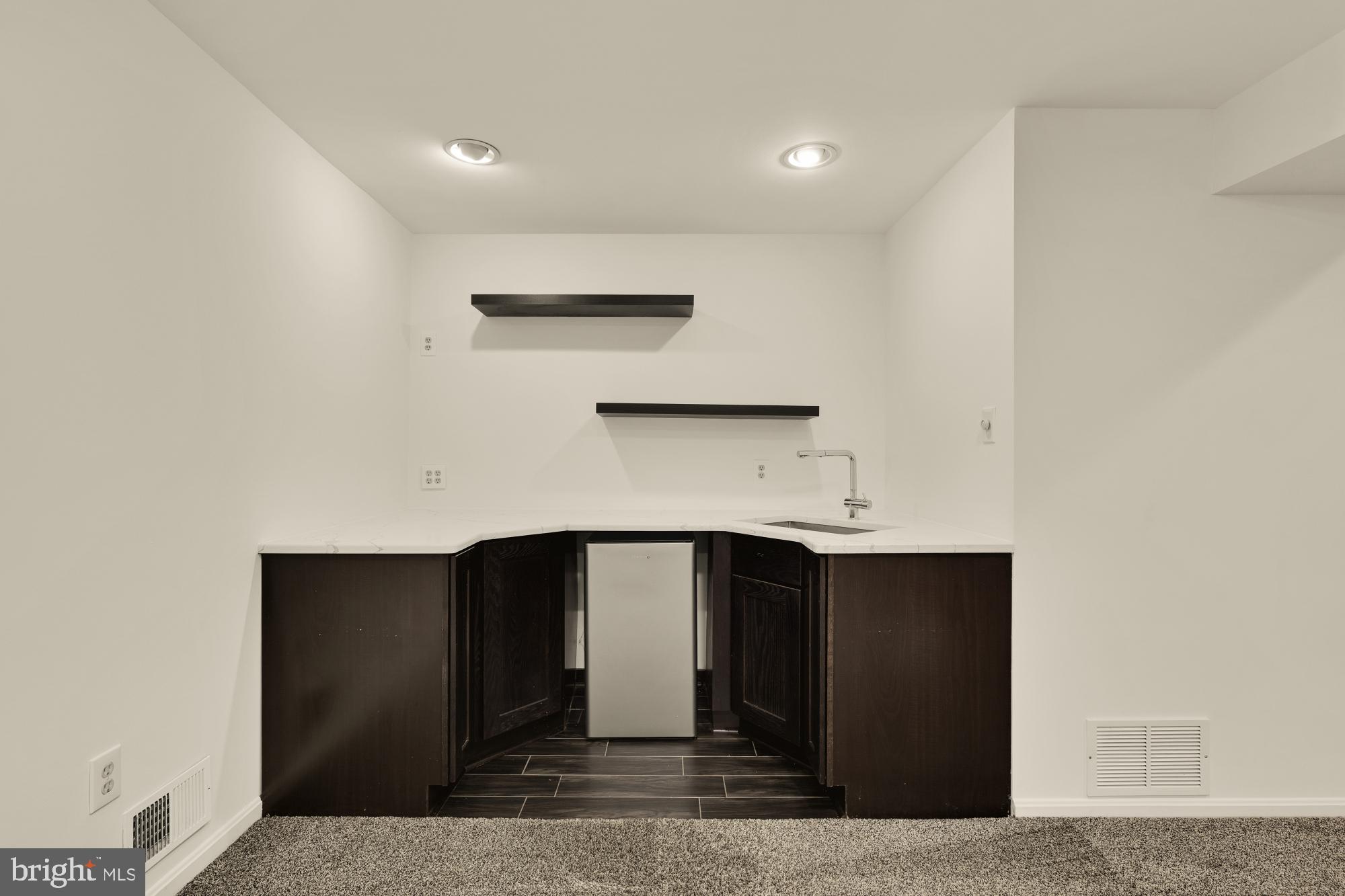 FOX MILL ESTATES - Residential