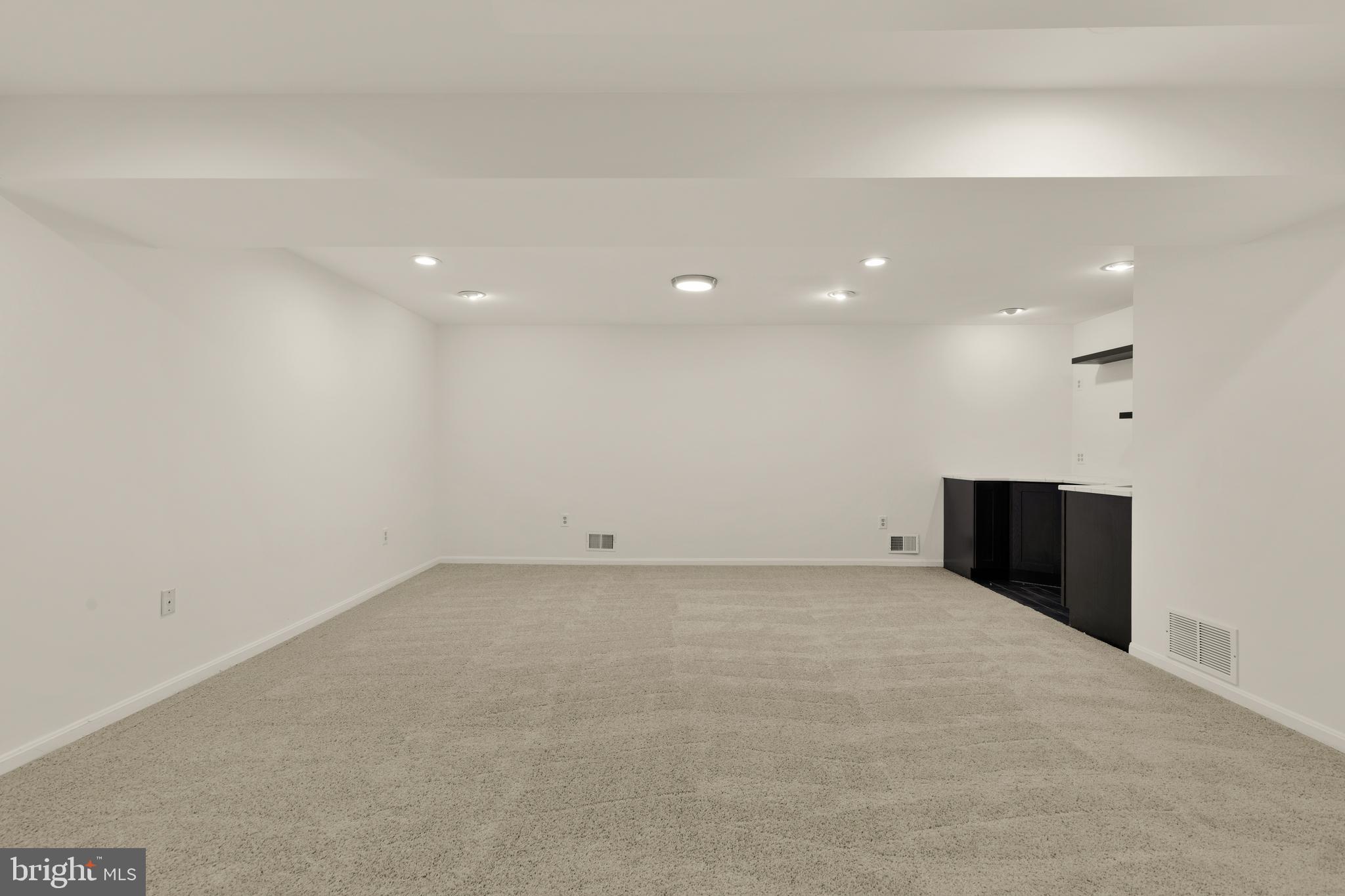 FOX MILL ESTATES - Residential