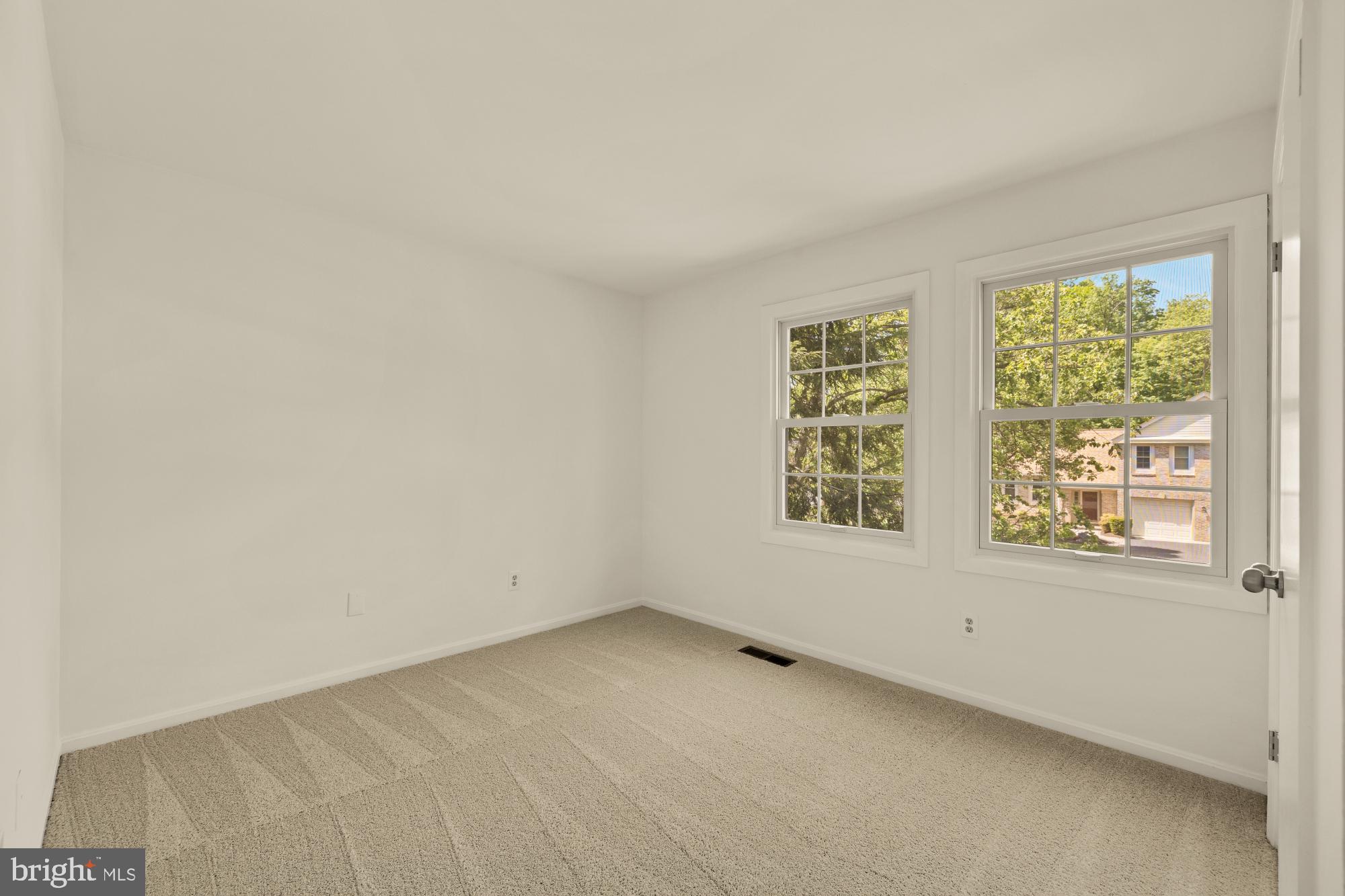 FOX MILL ESTATES - Residential