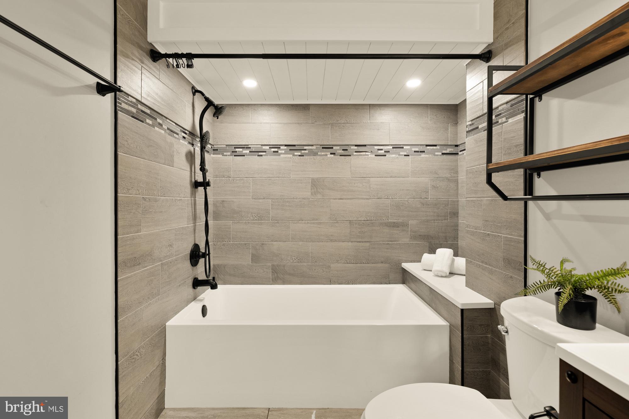 FOX MILL ESTATES - Residential