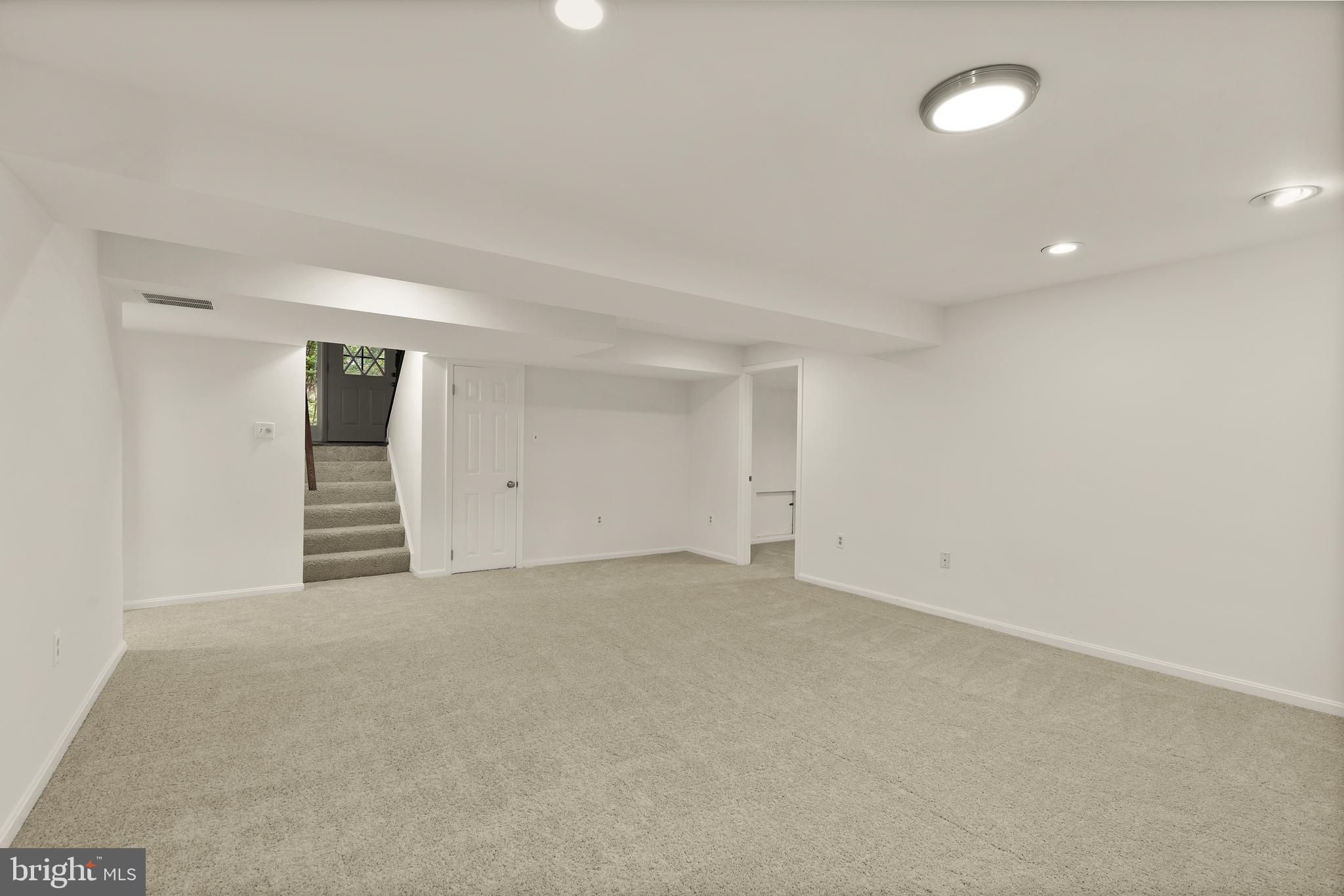 FOX MILL ESTATES - Residential