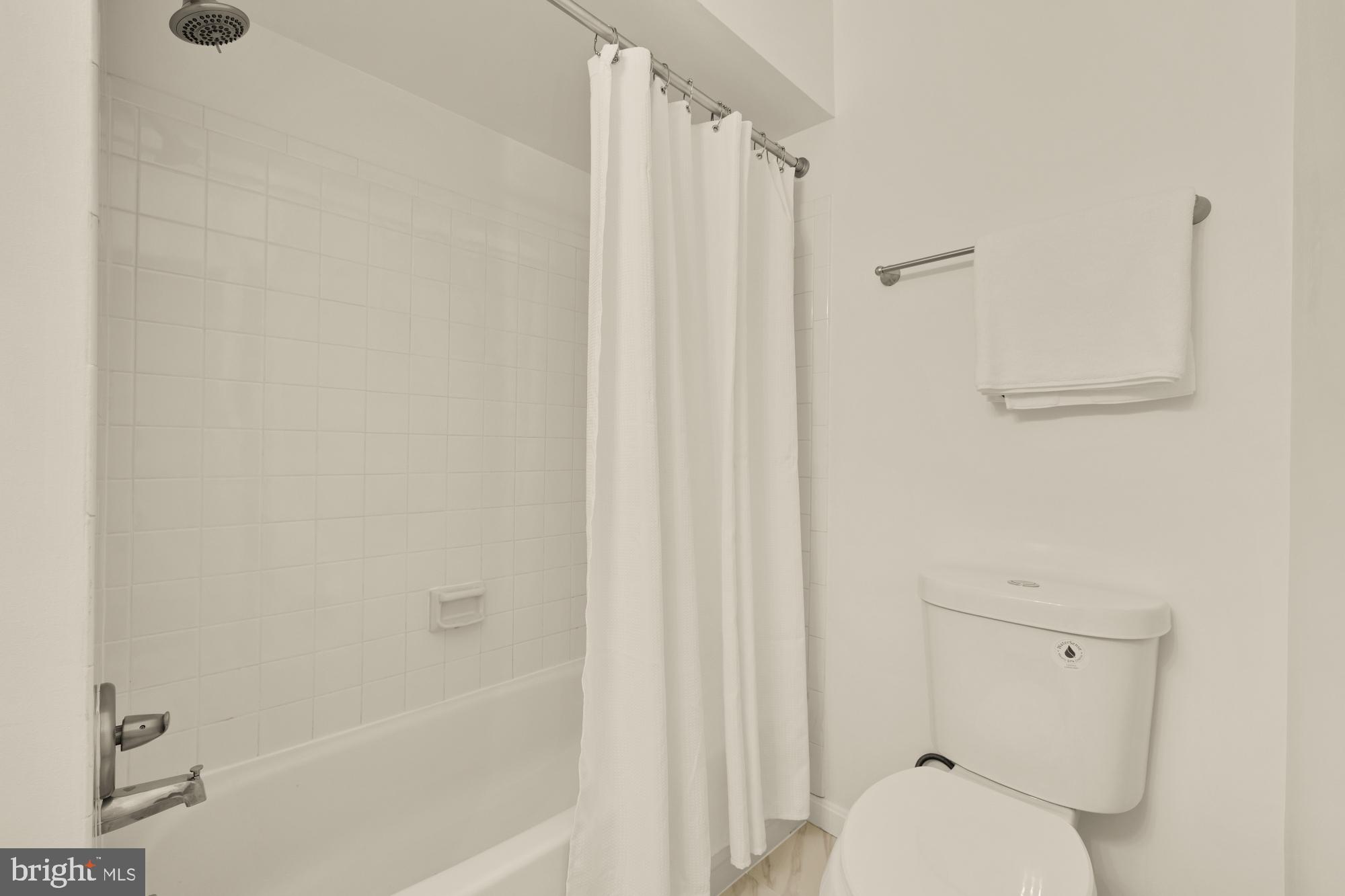 FOX MILL ESTATES - Residential