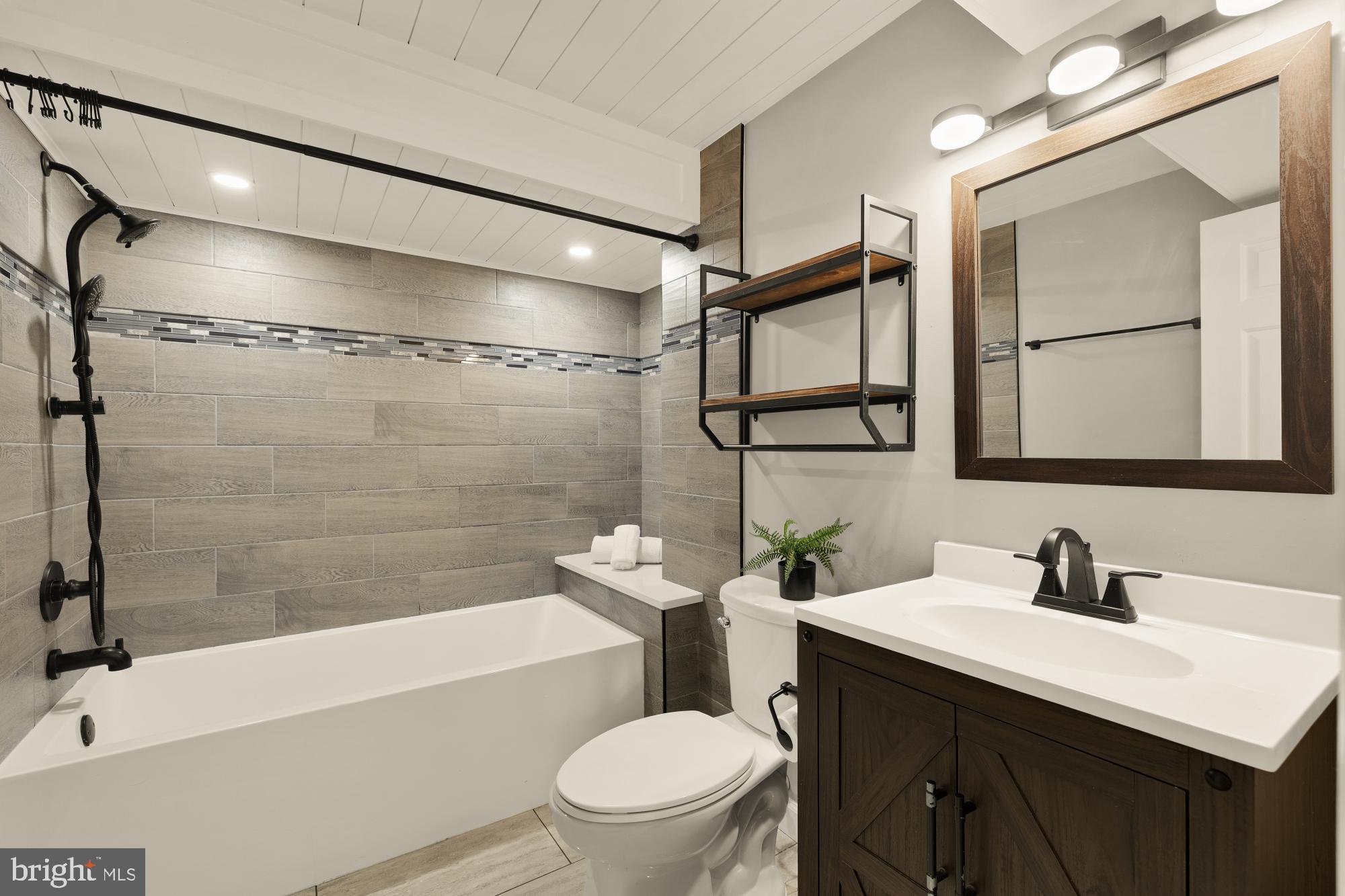 FOX MILL ESTATES - Residential