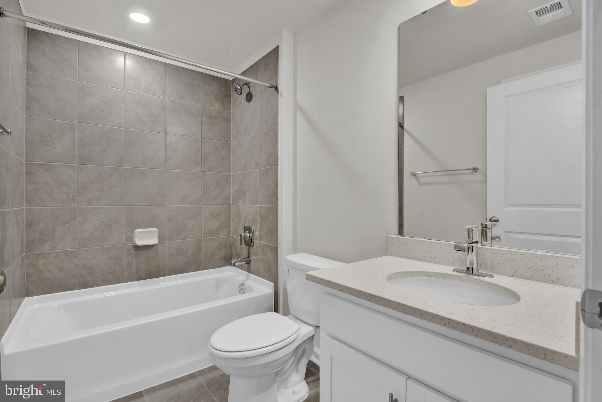 CREEKSIDE ESTATES - Residential