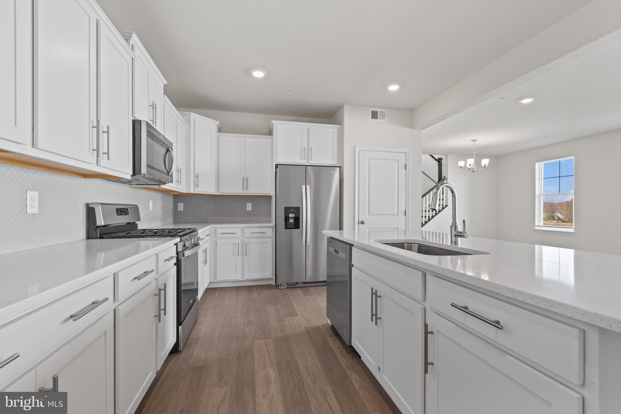 CREEKSIDE ESTATES - Residential