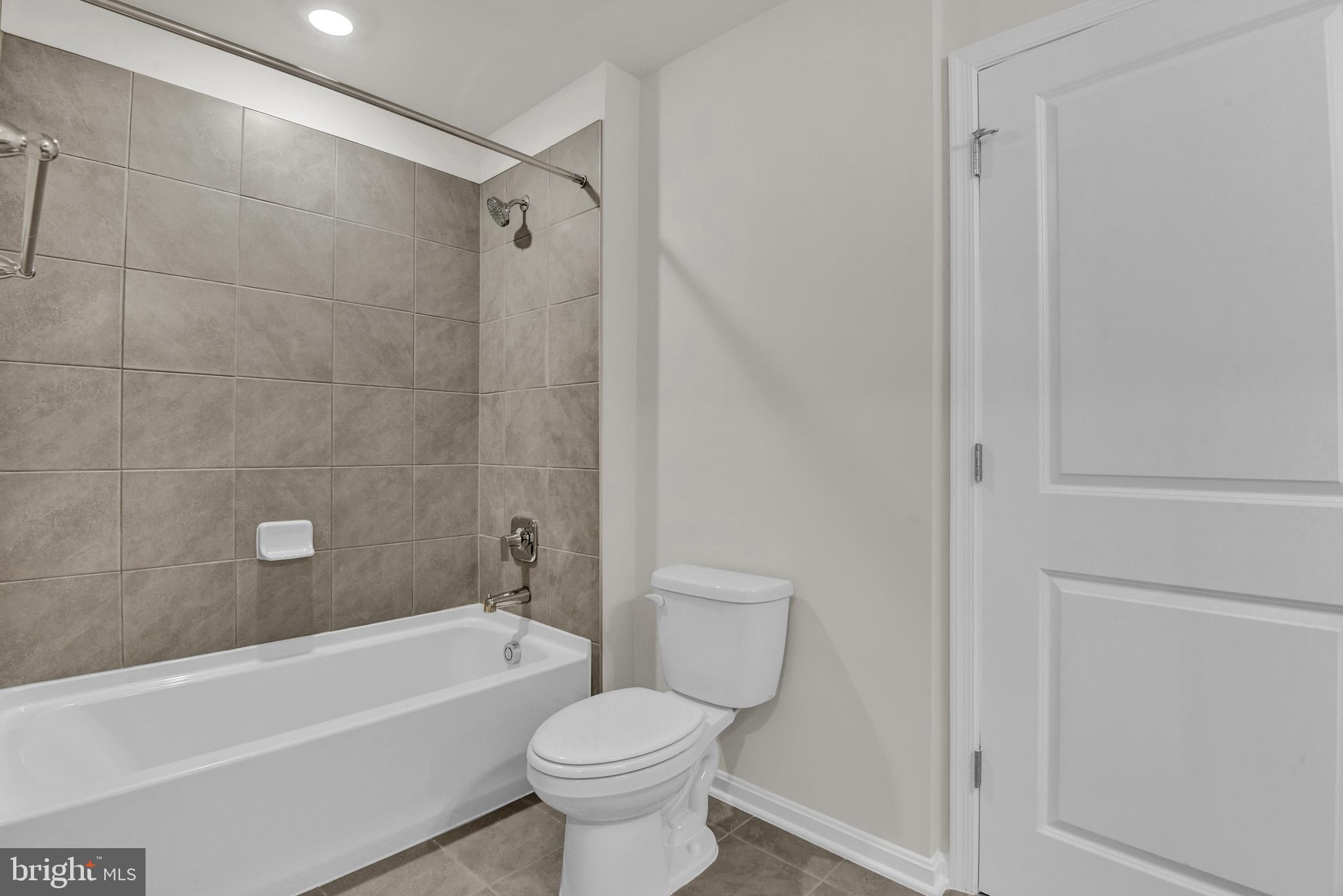 CREEKSIDE ESTATES - Residential