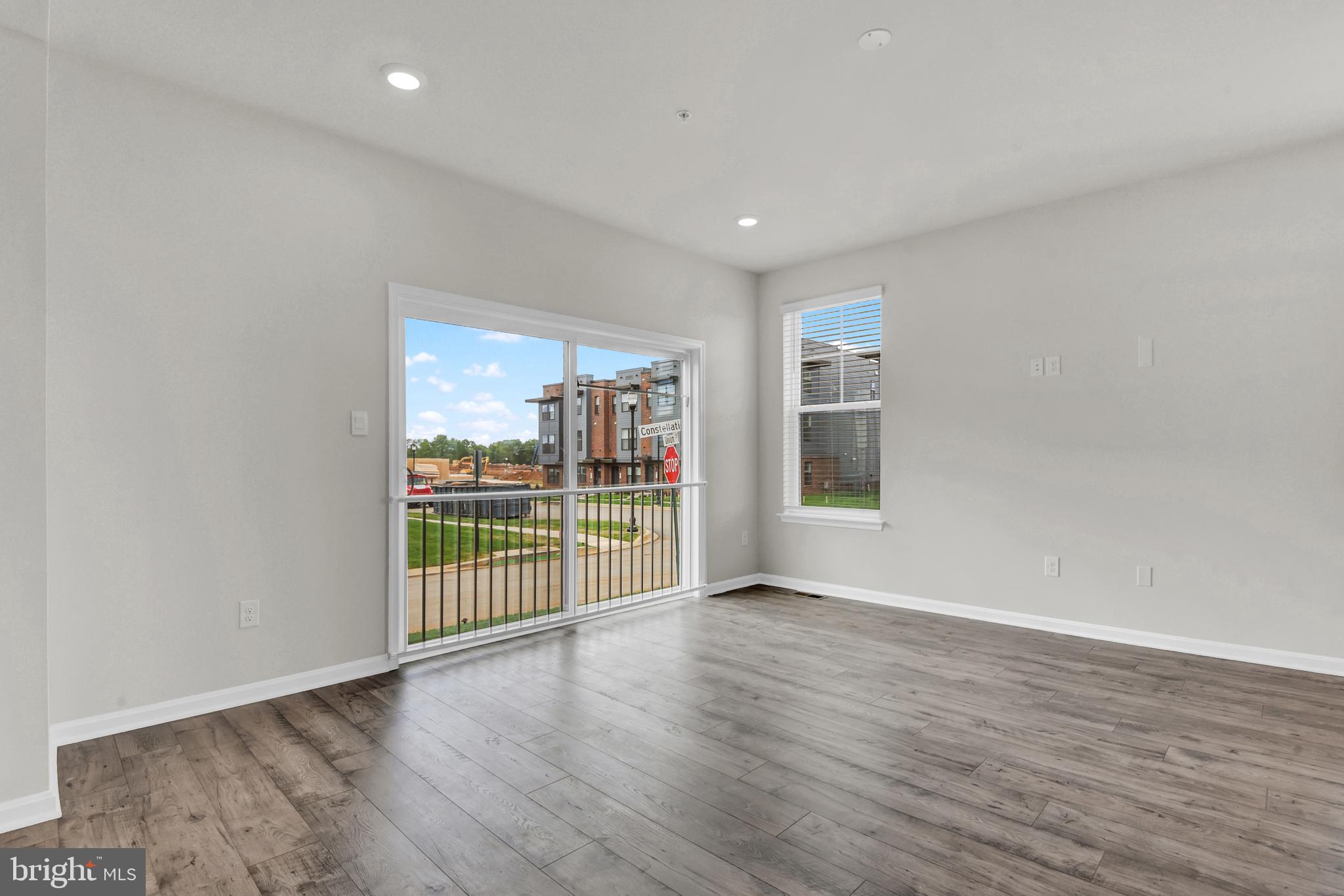 CREEKSIDE ESTATES - Residential