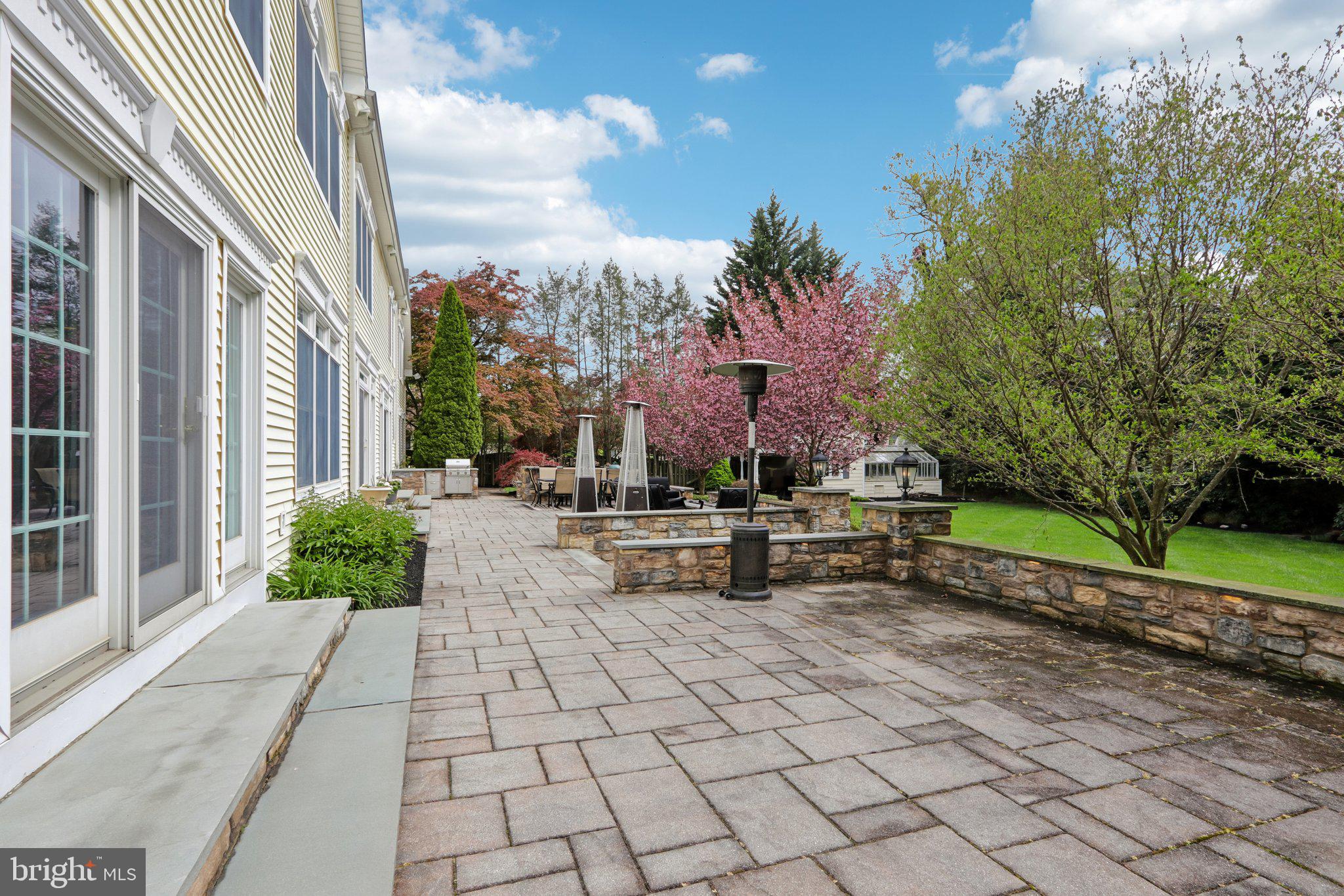 MAPLE GLEN - Residential