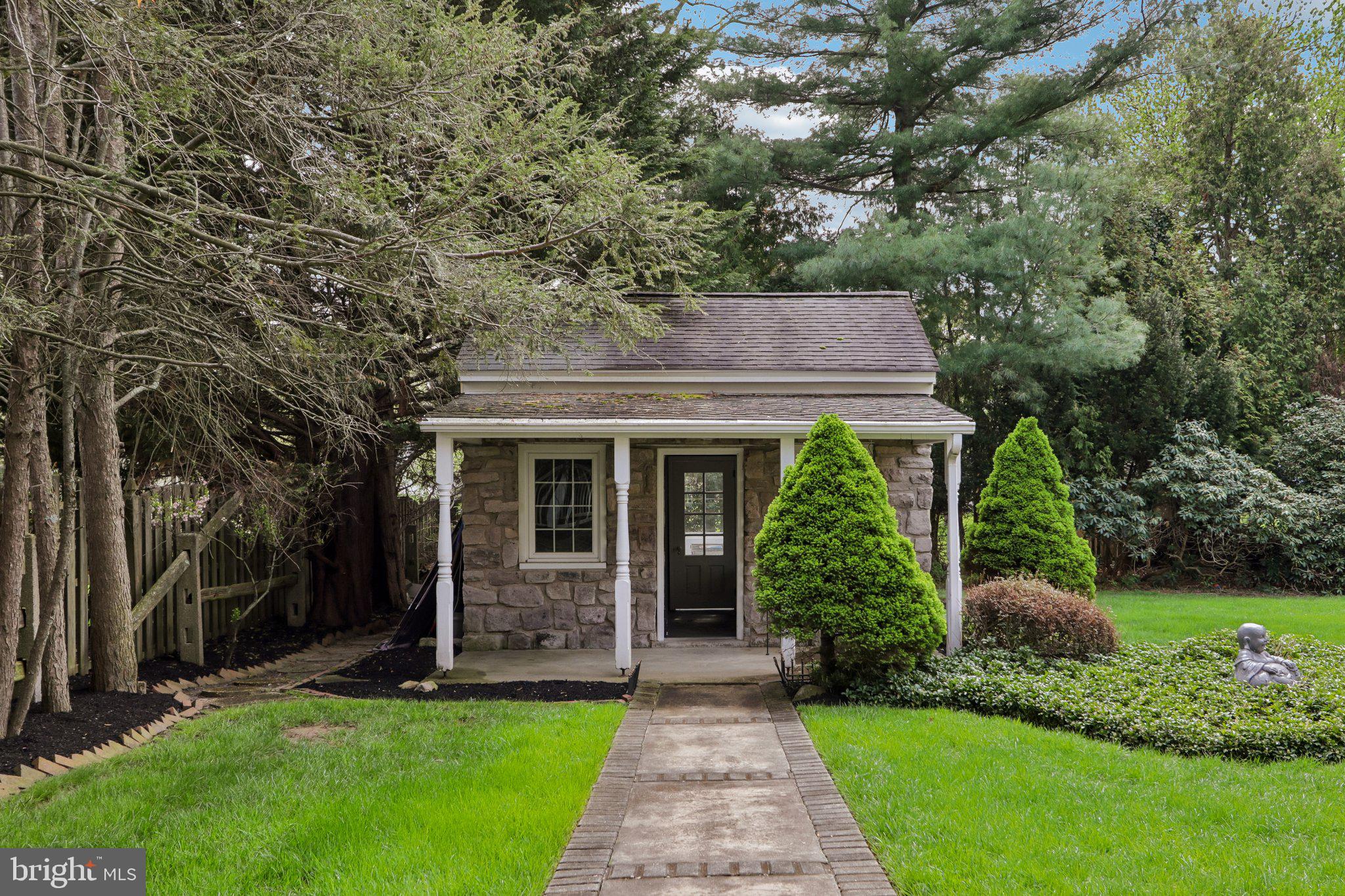 MAPLE GLEN - Residential
