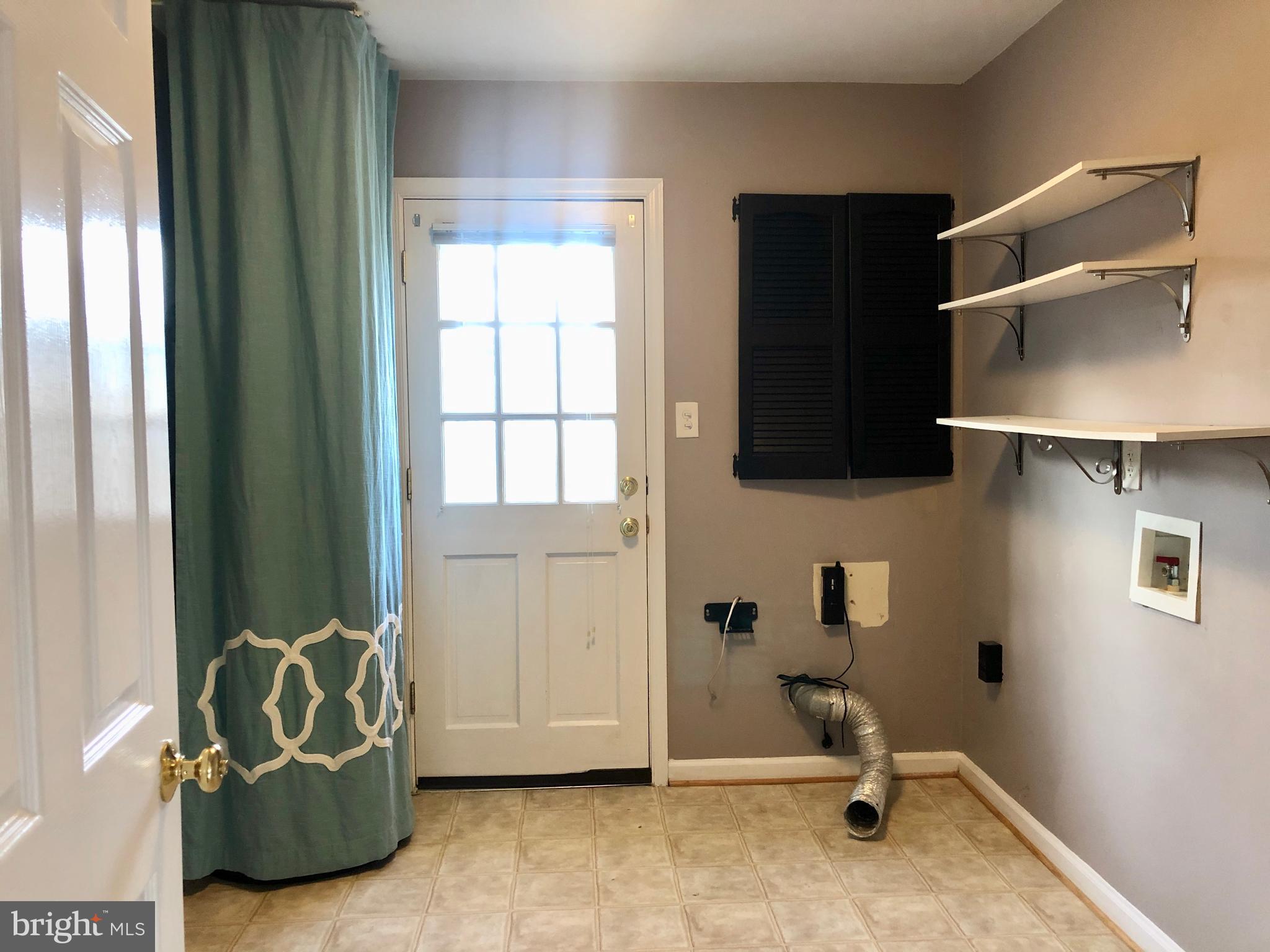 SPOTSWOOD ESTATES - Residential Lease