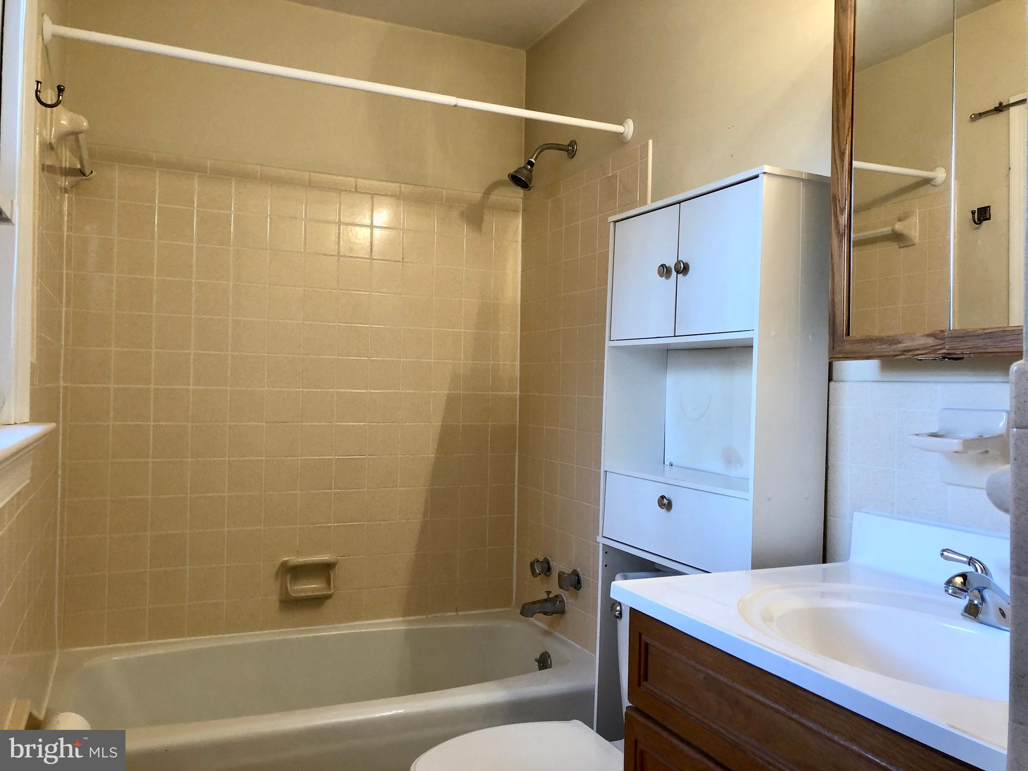 SPOTSWOOD ESTATES - Residential Lease