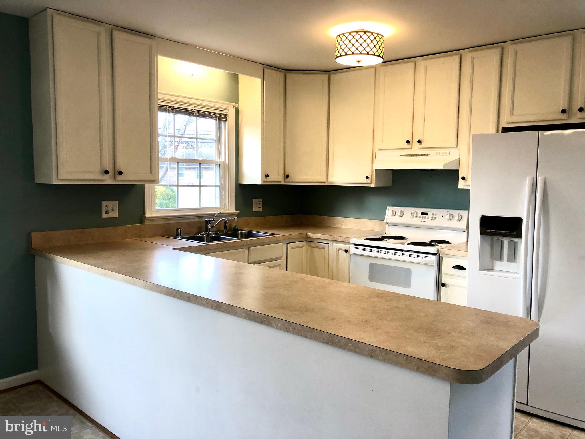 SPOTSWOOD ESTATES - Residential Lease