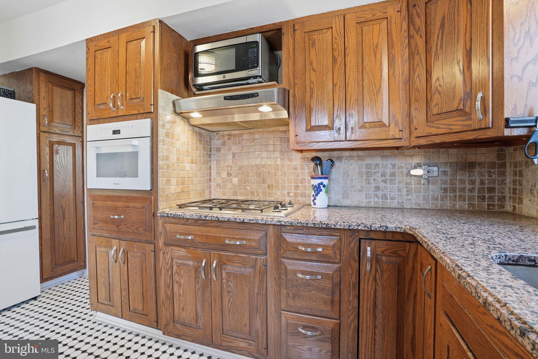 ELKINS PARK - Residential