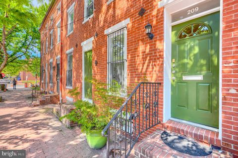 Townhouse For Sale - 209 Scott Street<br/> BALTIMORE, MD 21230