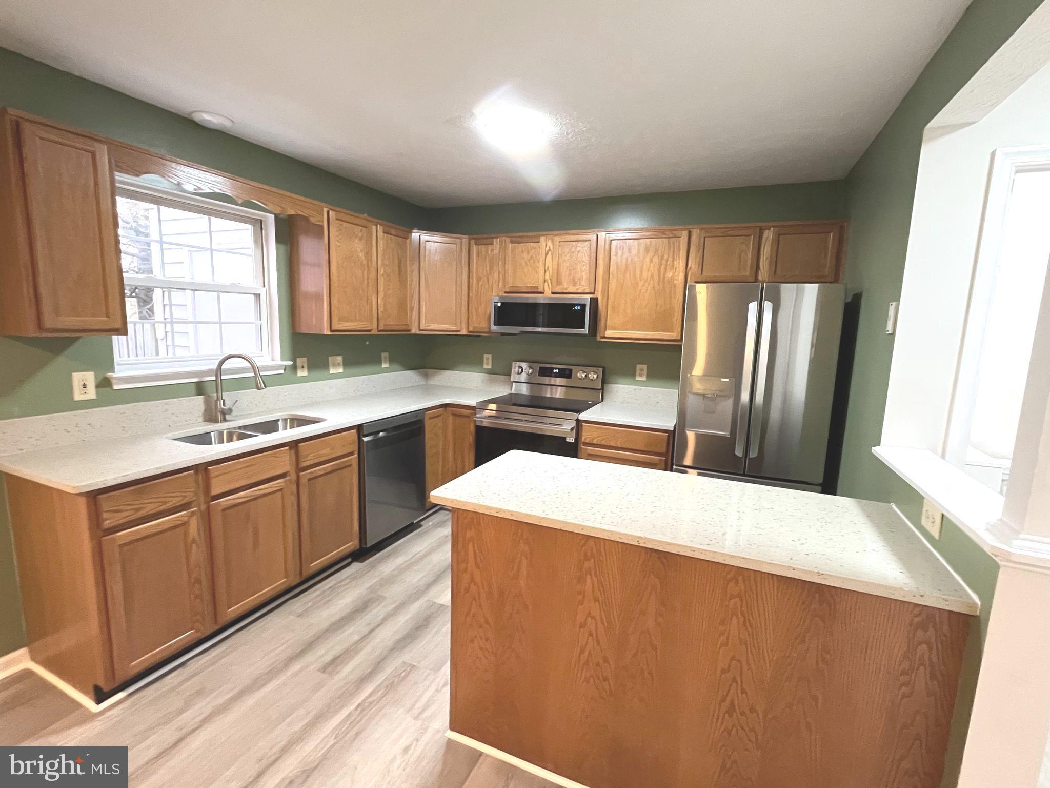 HUNTINGTON MEADOWS - Residential