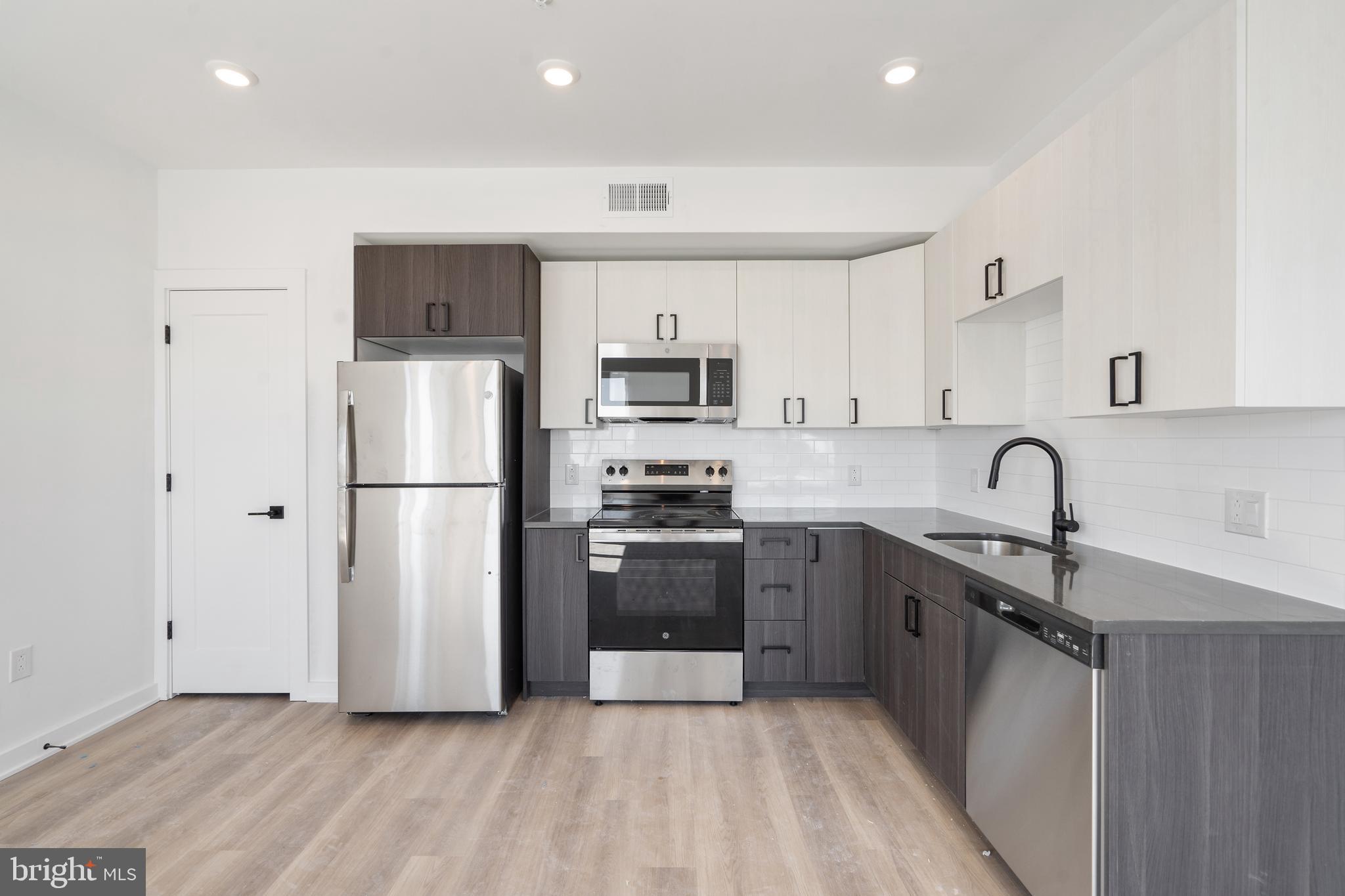 EAST KENSINGTON - Residential Lease