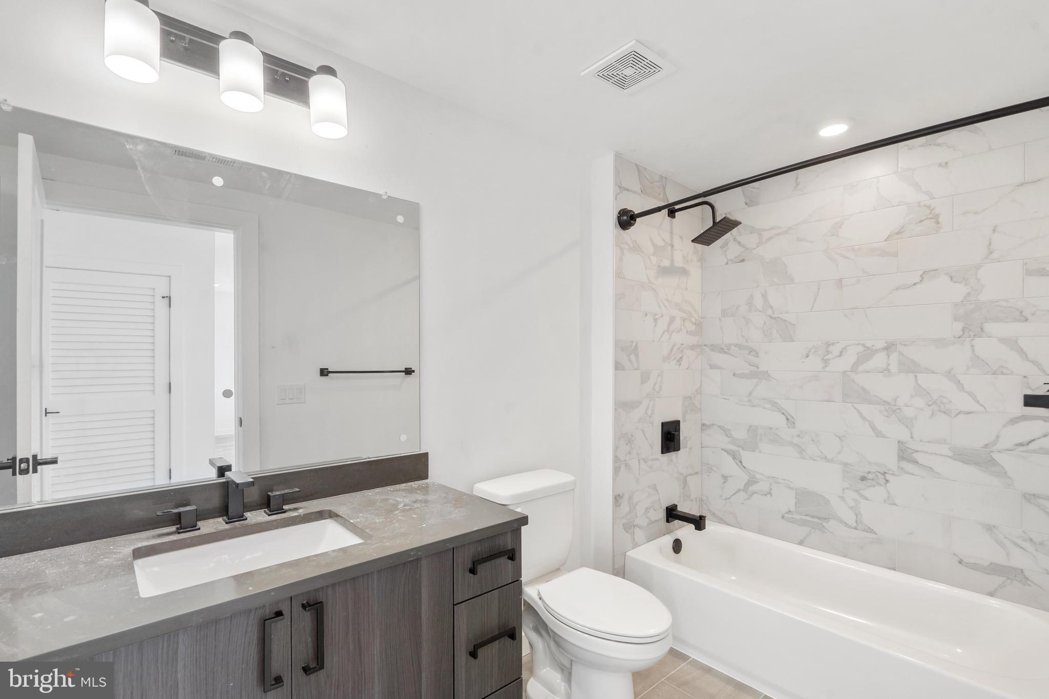 EAST KENSINGTON - Residential Lease