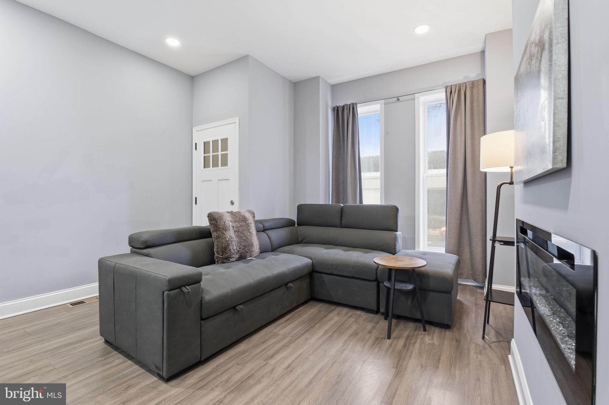 CHARLES VILLAGE - Residential