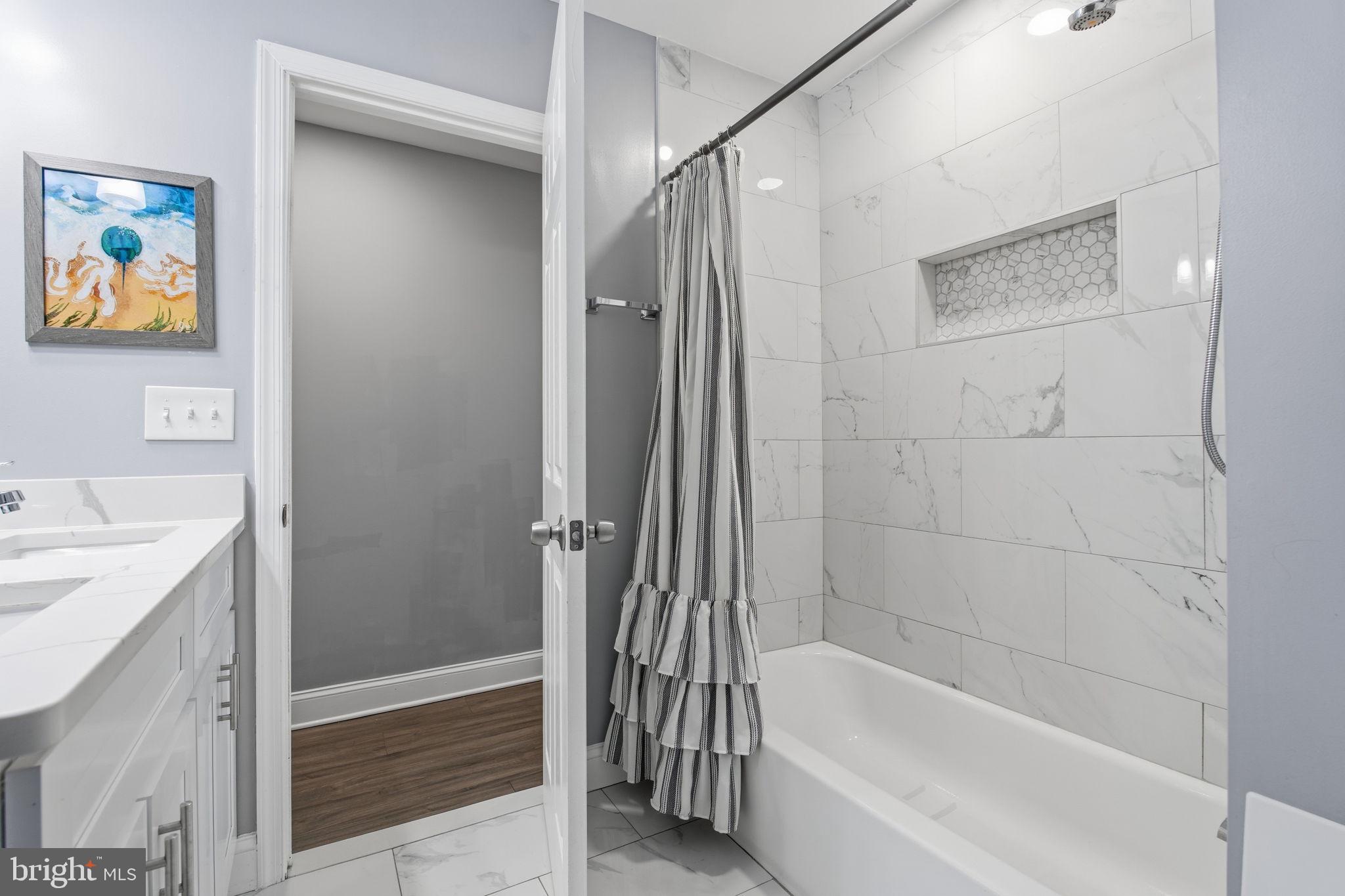 CHARLES VILLAGE - Residential