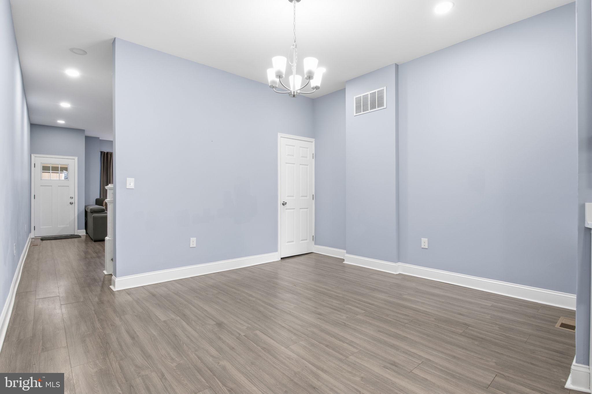 CHARLES VILLAGE - Residential