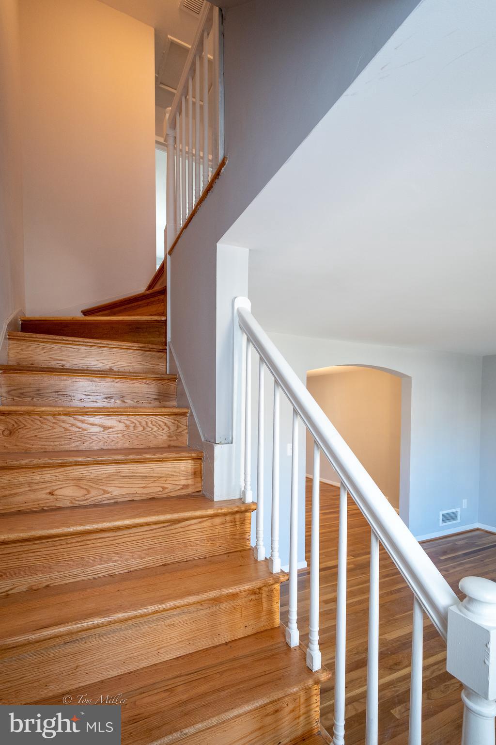 CHARLESMONT - Residential Lease