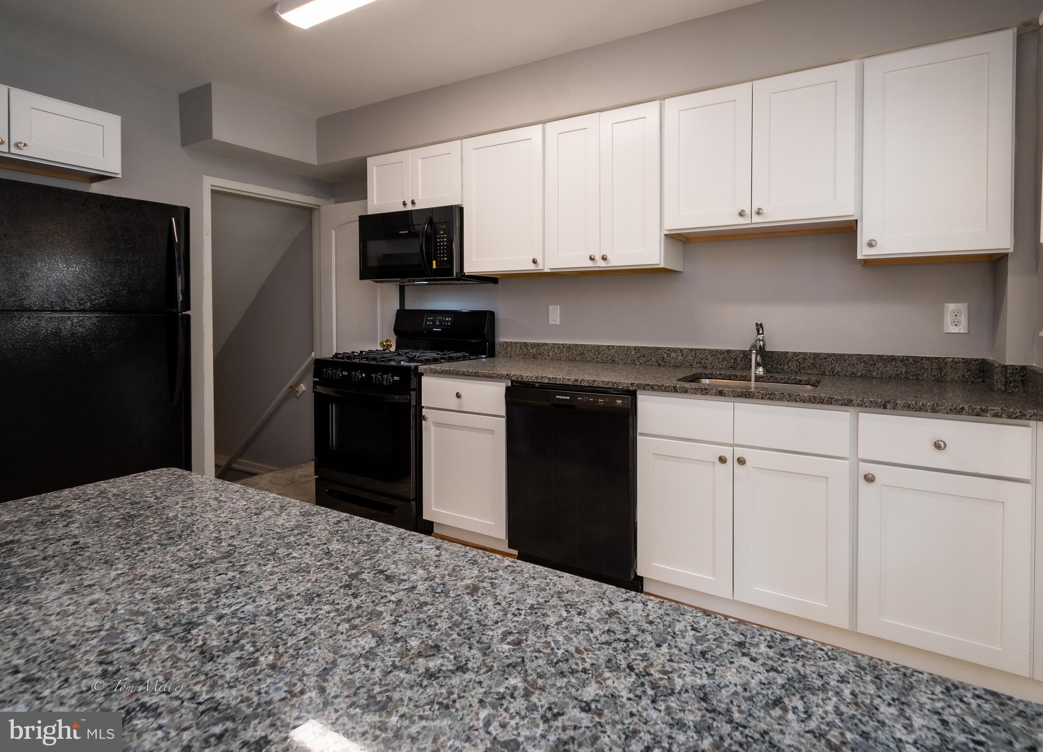 CHARLESMONT - Residential Lease