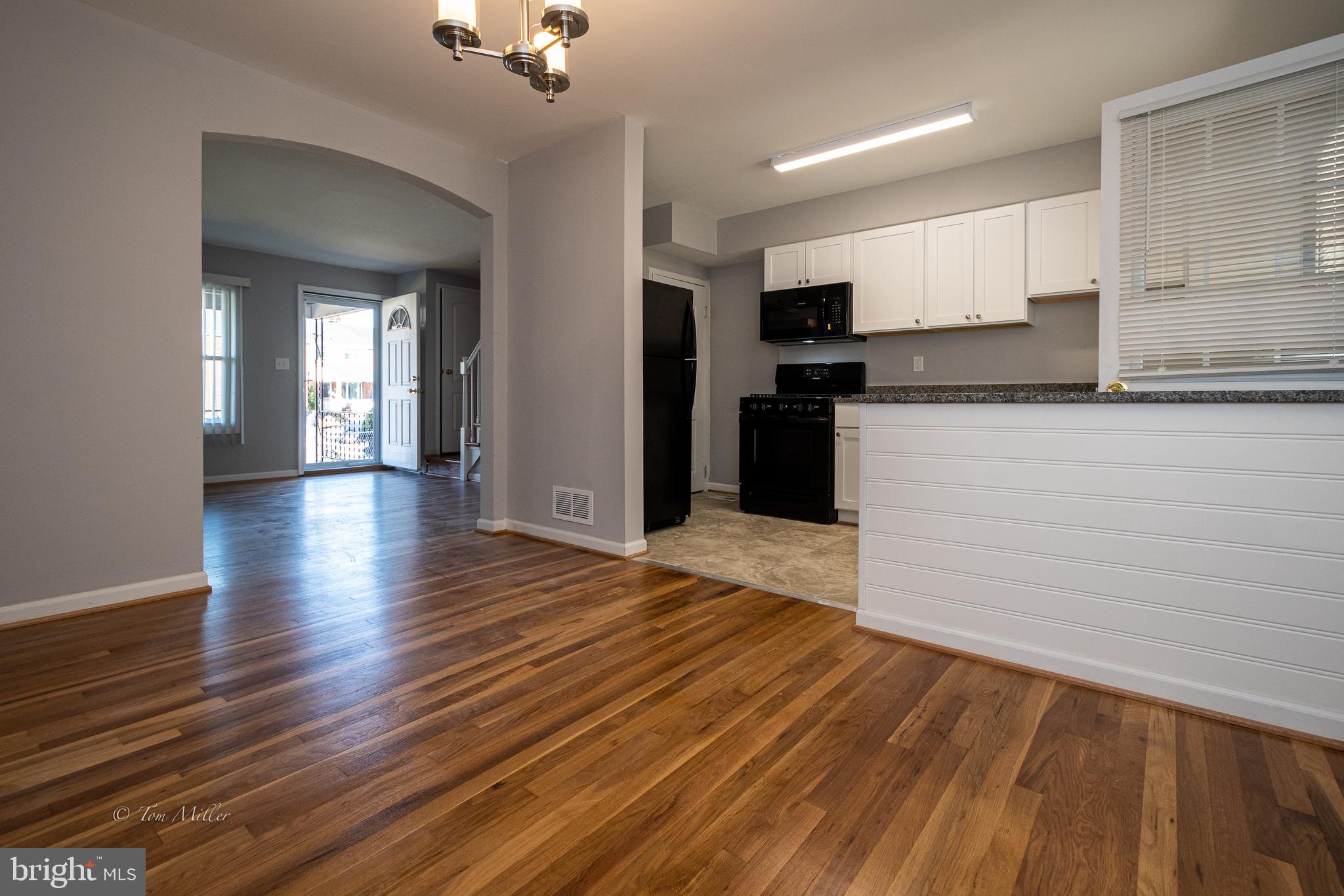 CHARLESMONT - Residential Lease