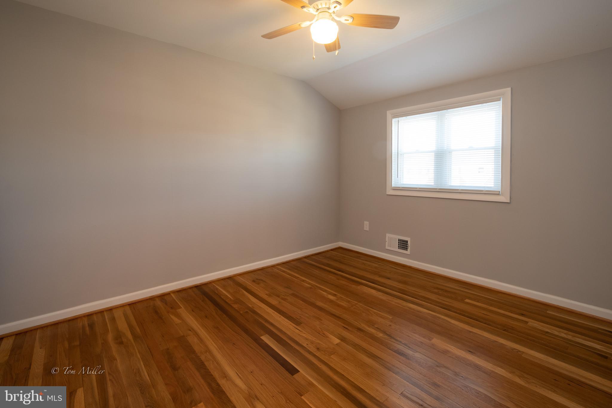 CHARLESMONT - Residential Lease