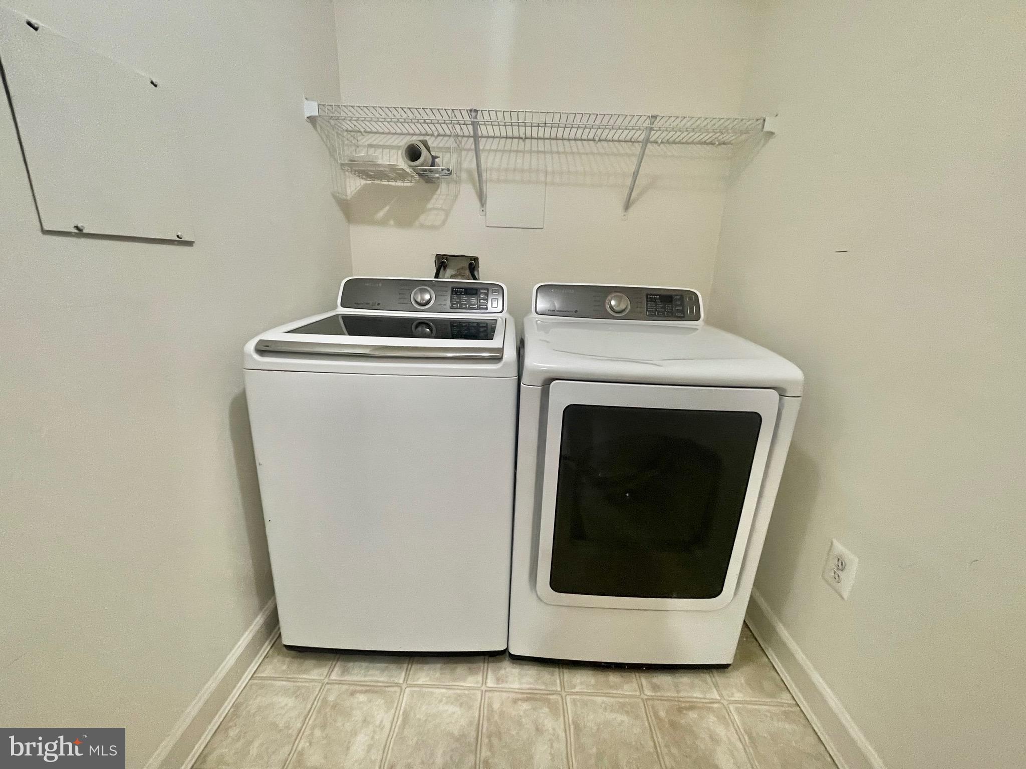 VILLAGES OF URBANA - Residential Lease